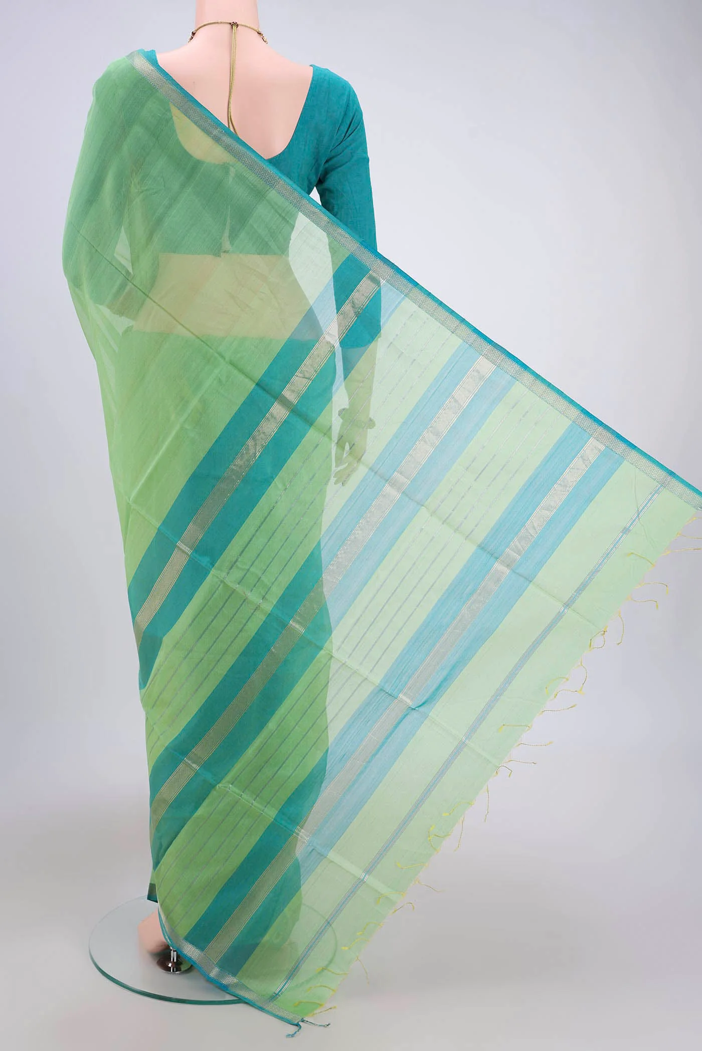 Light Green Maheshwari Silk Cotton Saree - Image 3