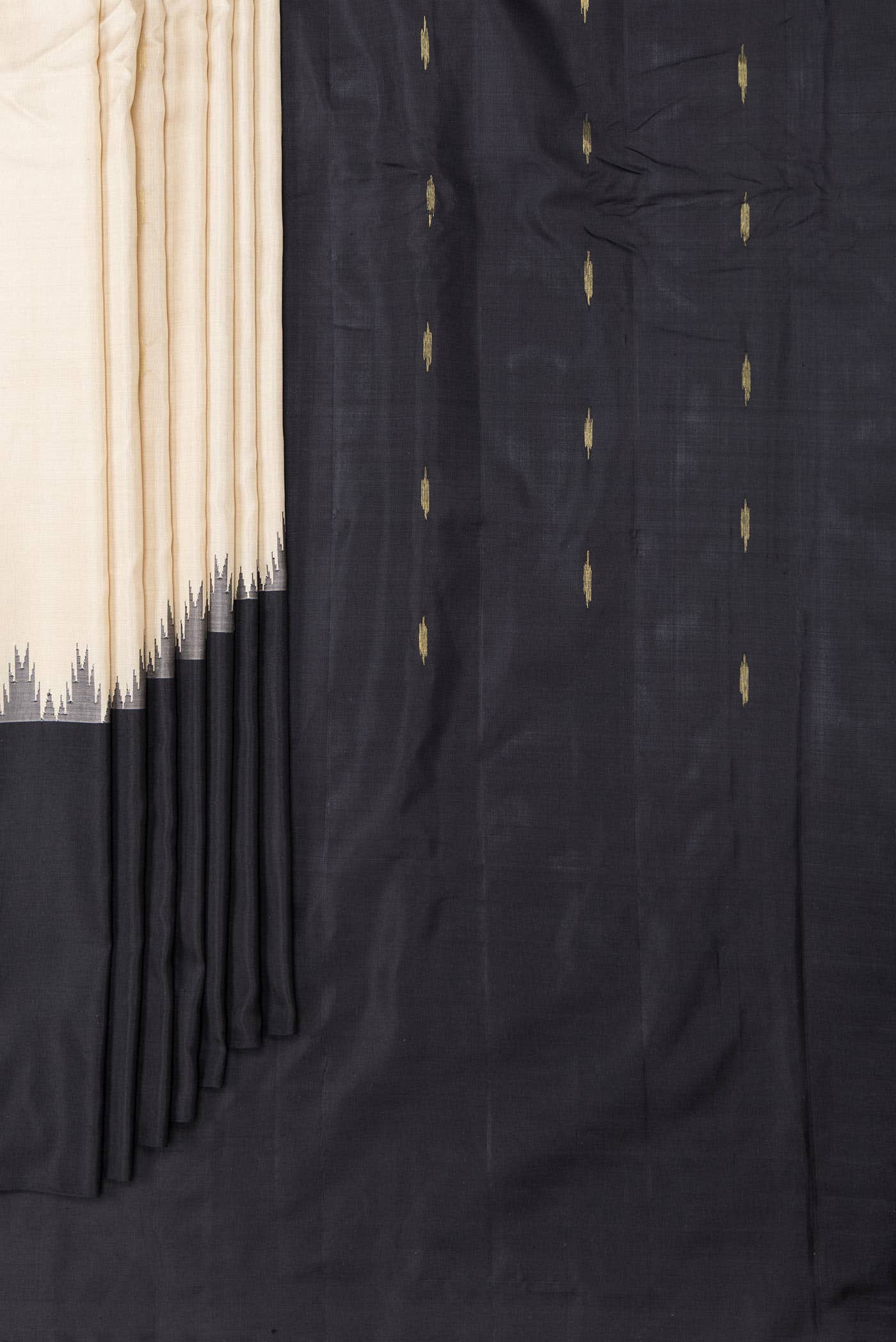 Beige Dual Tone Gadwal Silk Saree - Image 2
