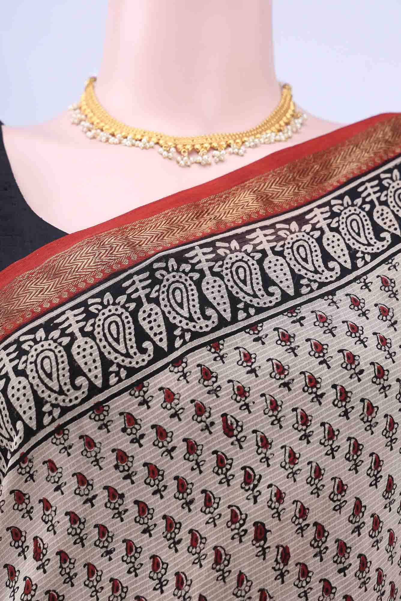 Beige Maheshwari Silk Cotton Saree - Image 2