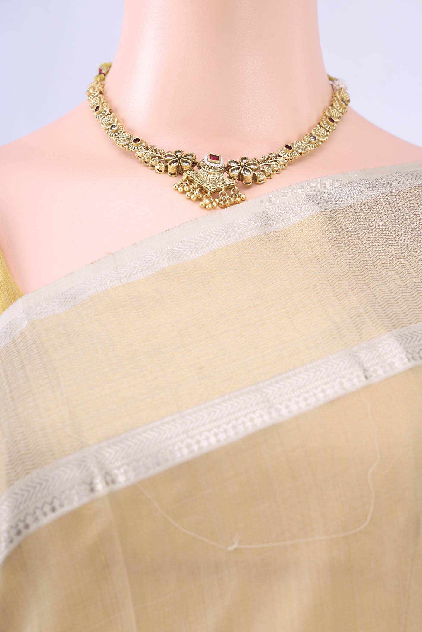 Beige Maheshwari Silk Cotton Saree - Image 3
