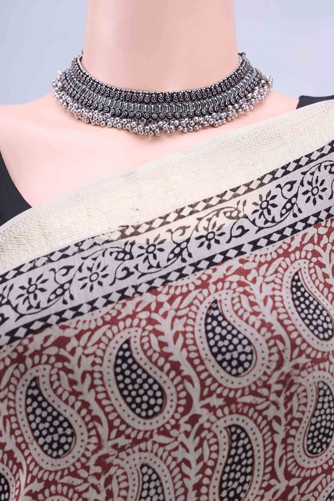 Beige Maheshwari Silk Saree - Image 3