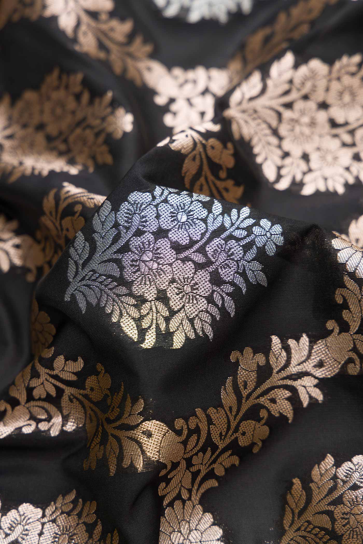 Black Blended Banarasi Silk Saree - Image 2