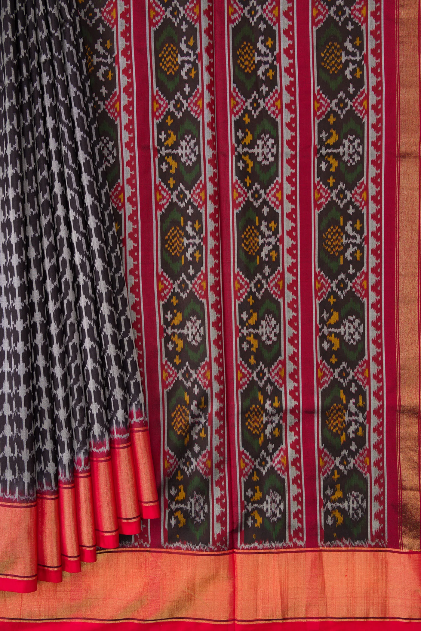 Black Pochampally Silk Saree - Image 4