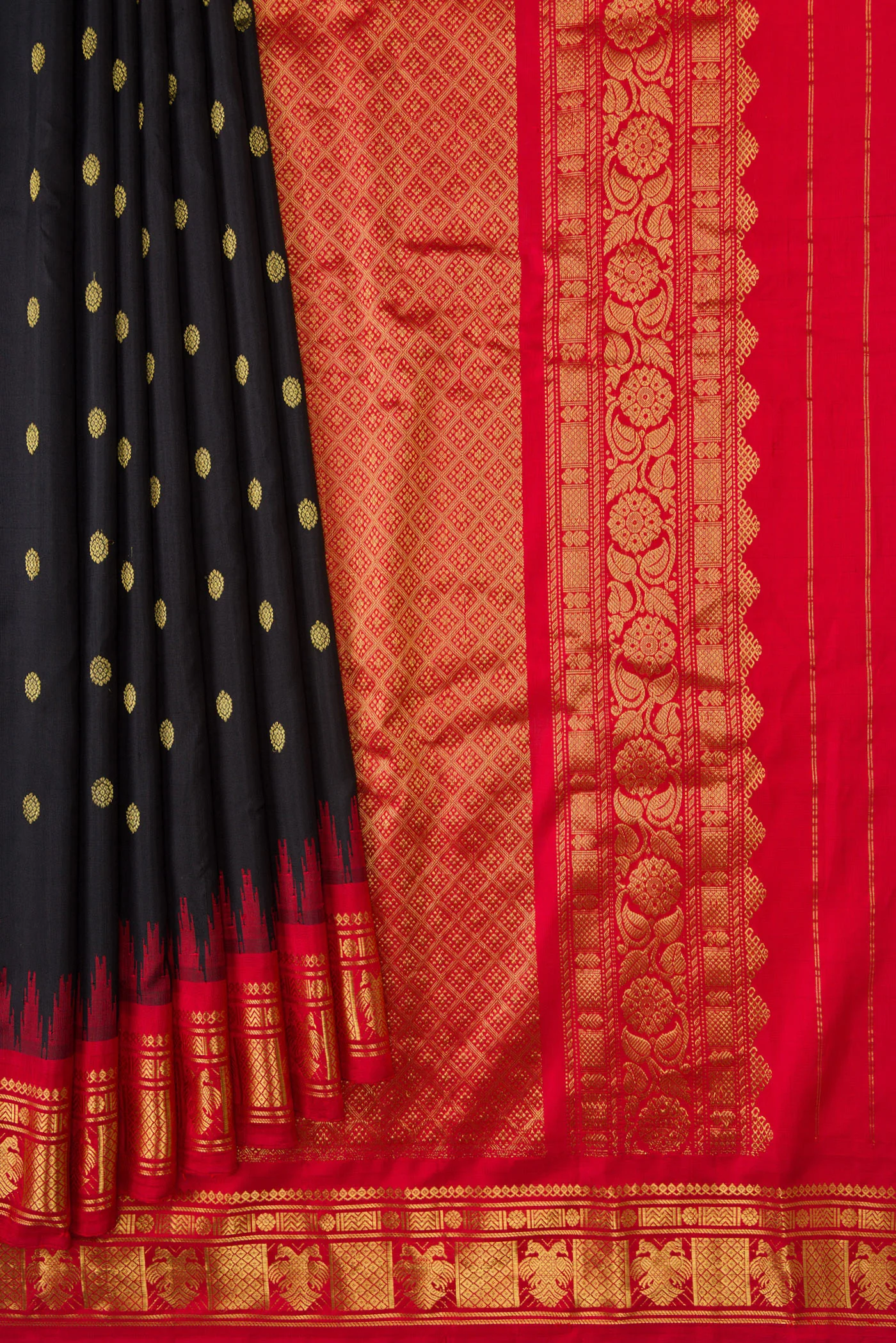 Black Dual Tone Gadwal Silk Saree - Image 4
