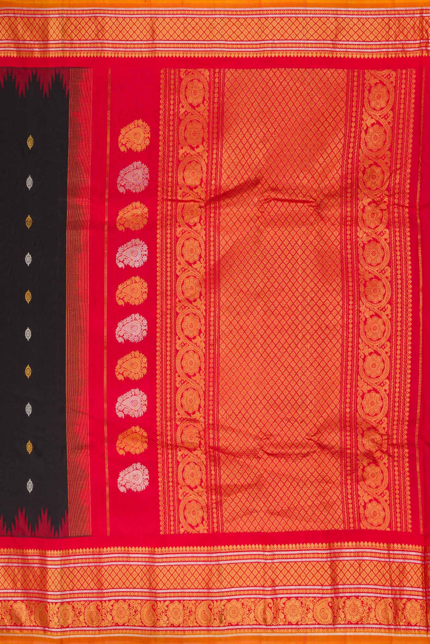 Black Dual Tone Gadwal Silk Saree - Image 7