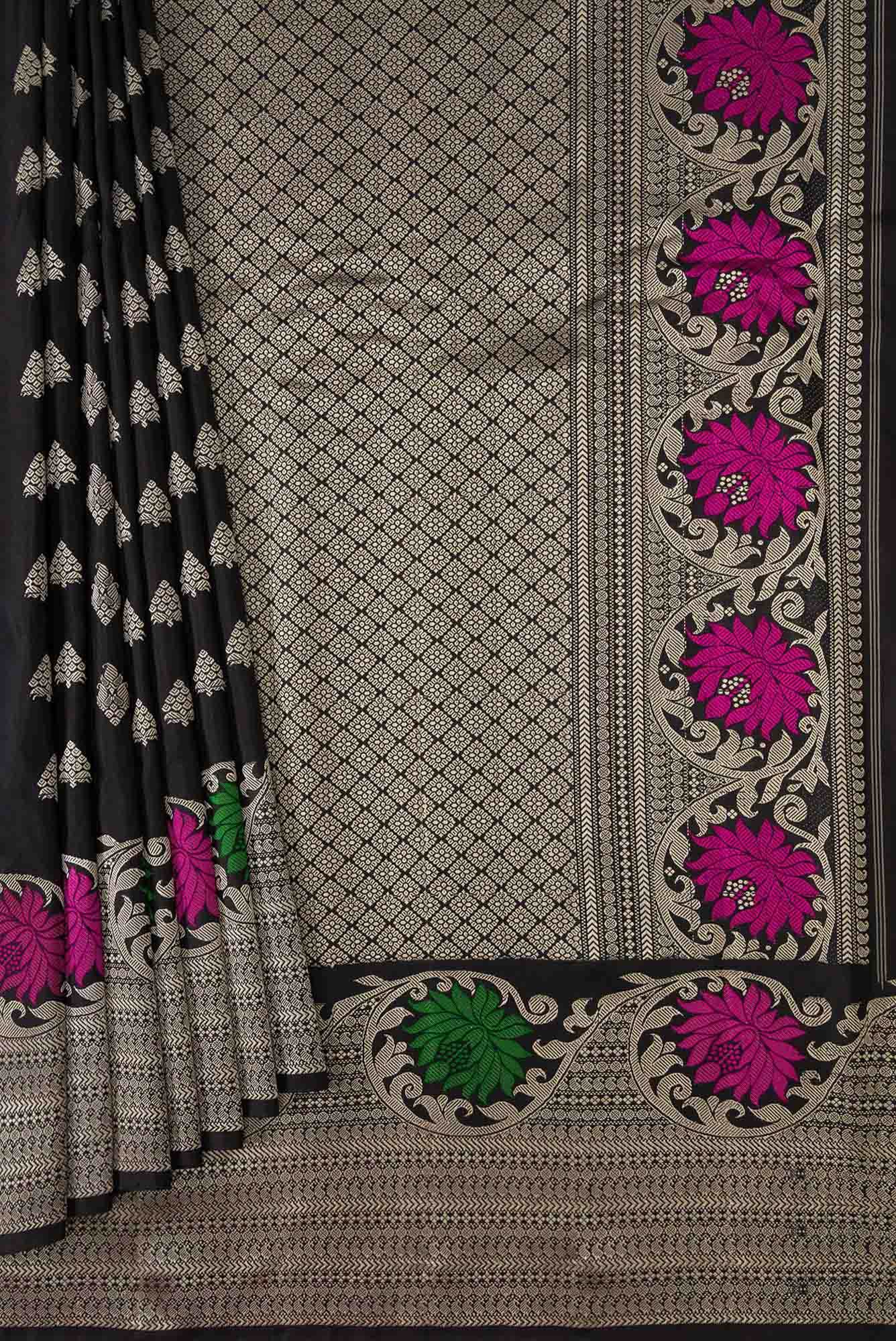 Black Dual Tone Gadwal Silk Saree - Image 2