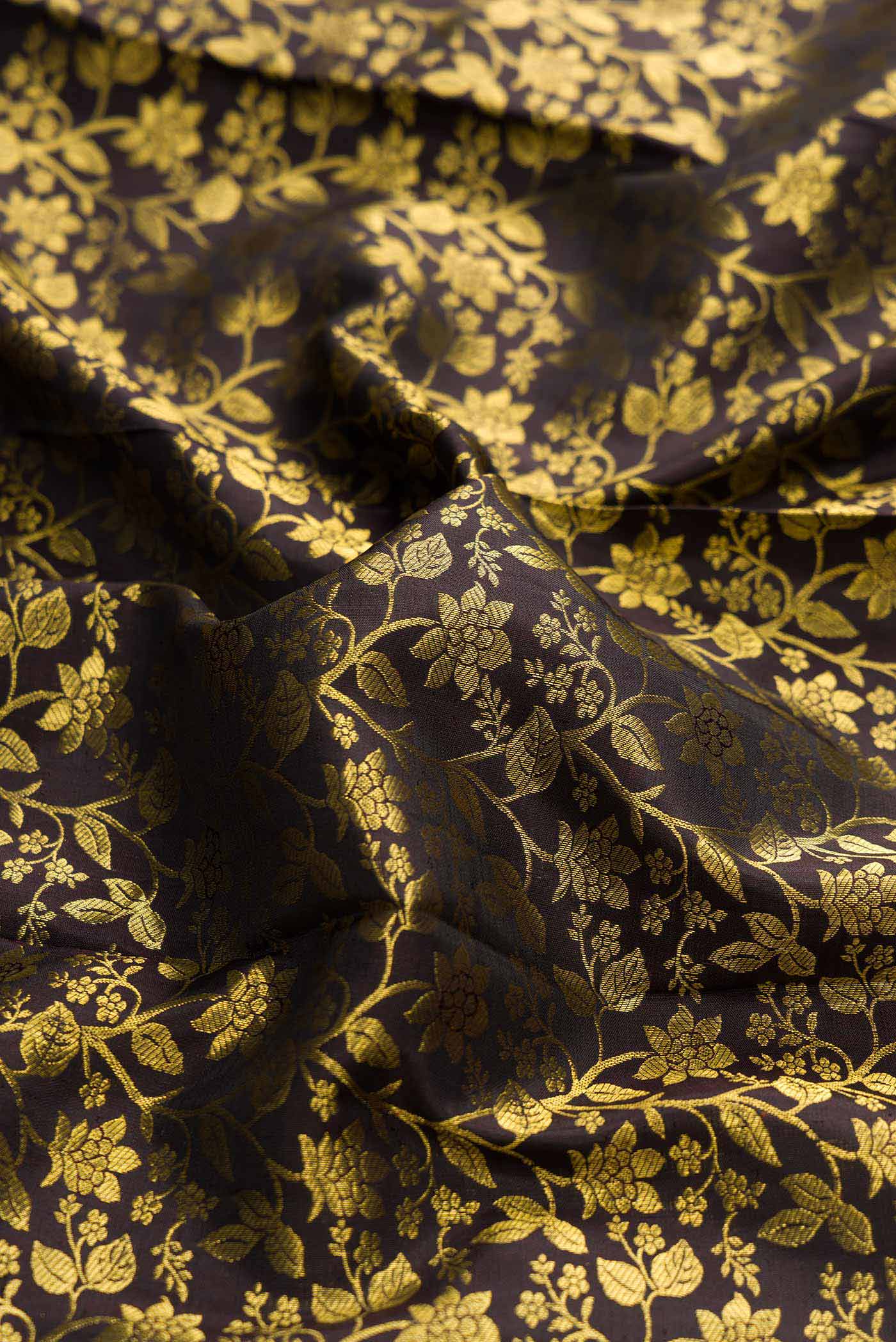 Black Dual Tone Kanchipuram Silk Saree - Image 2
