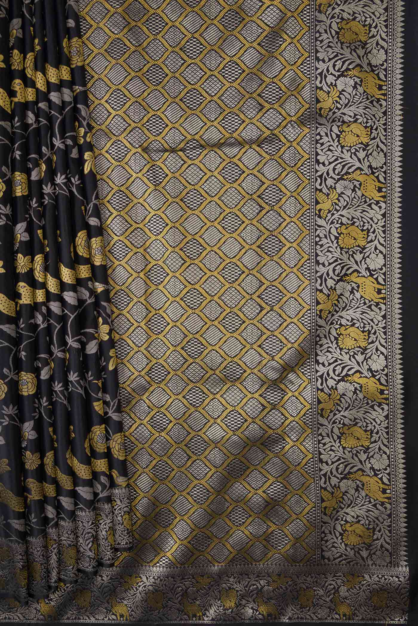 Black Dual Tone Kanjivaram Silk Saree - Image 4