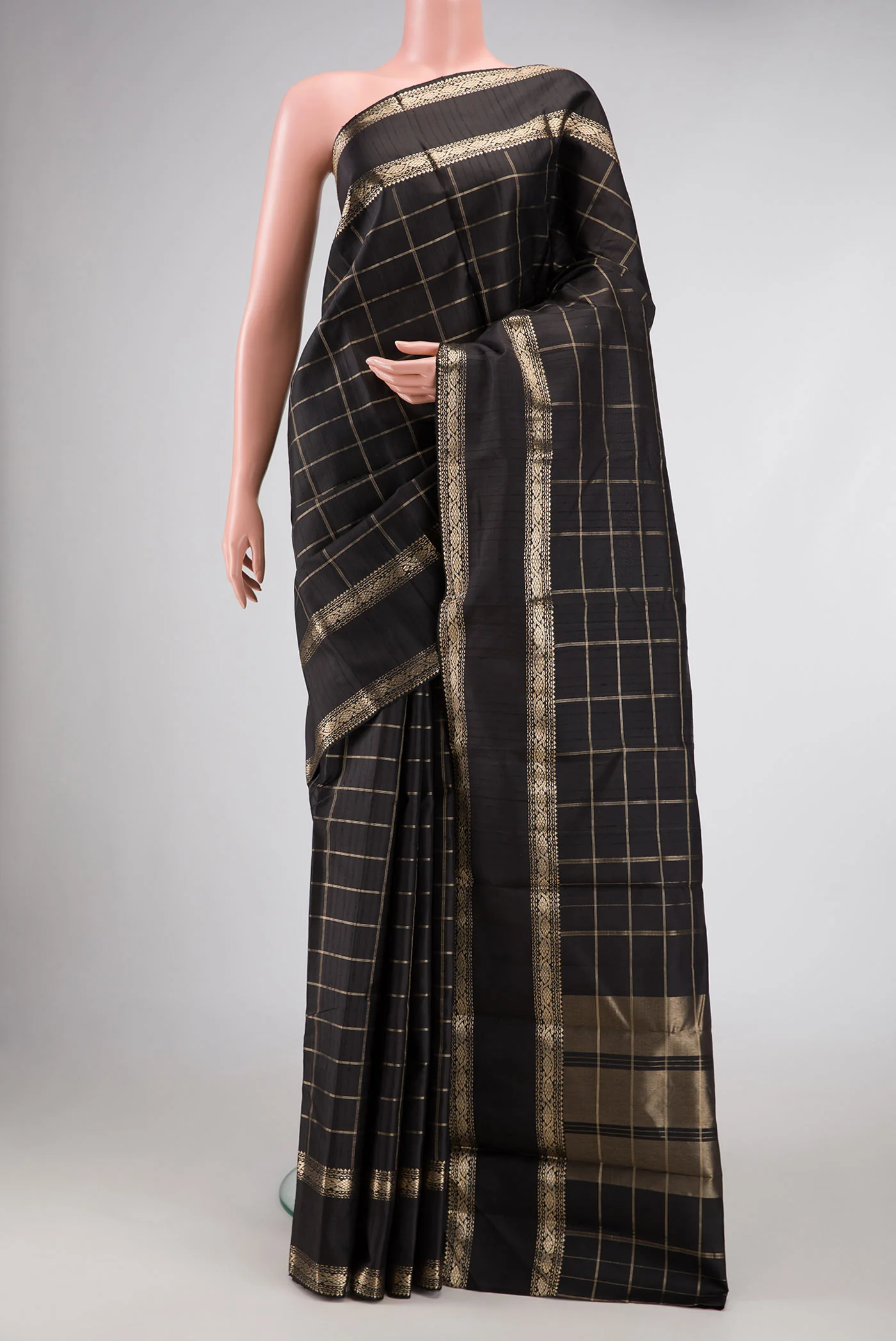 Black Dual Tone Kanchipuram Silk Saree - Image 2