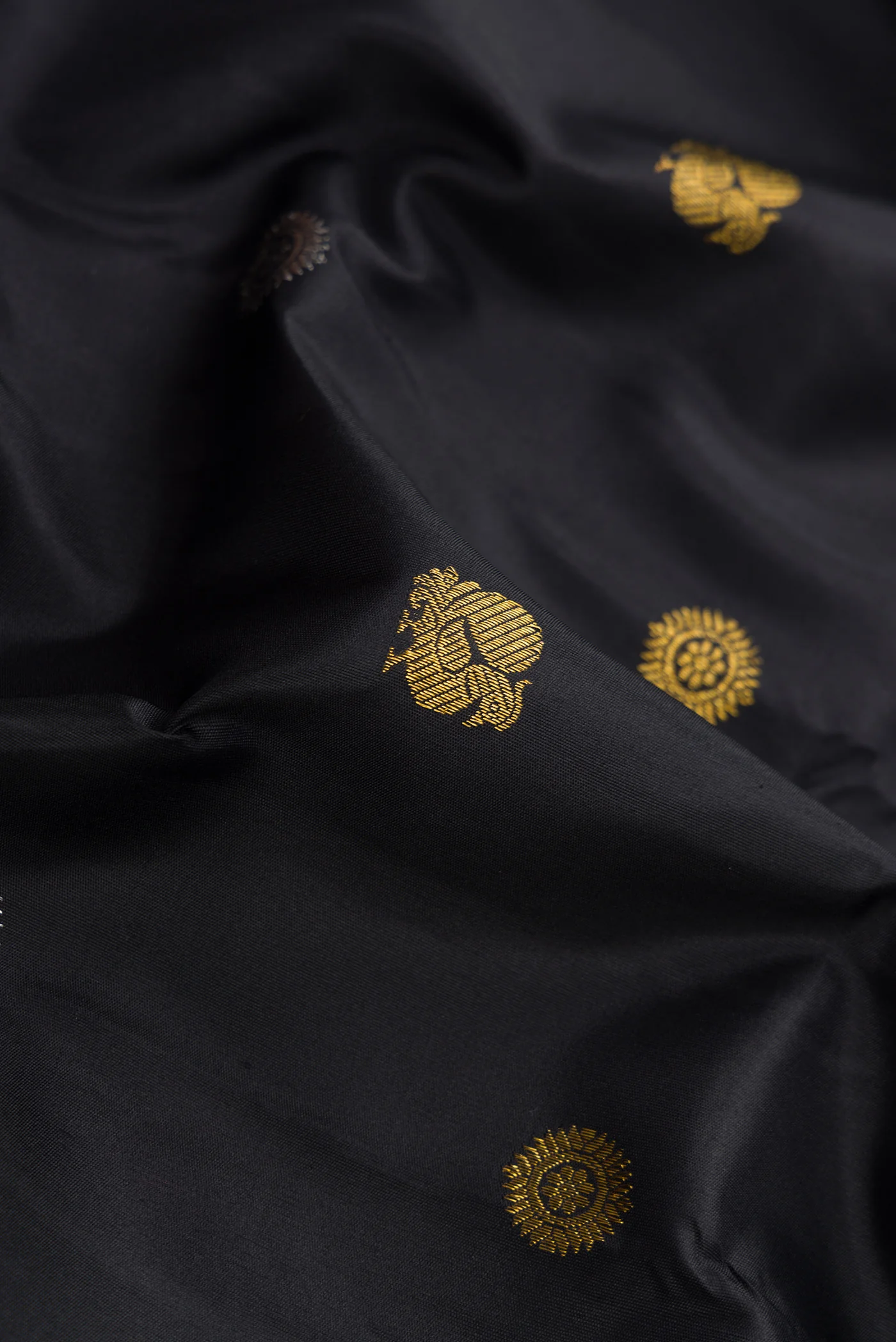Pure Silk Pure Zari Black Kanchipuram Saree - Image 2