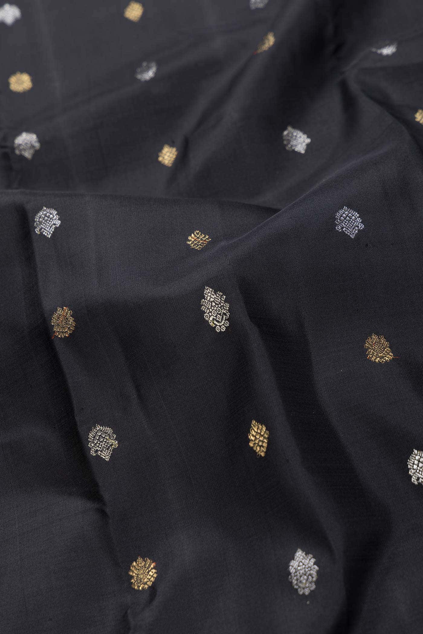 Pure Silk Pure Zari Black Dual Tone Kanjivaram Saree - Image 3