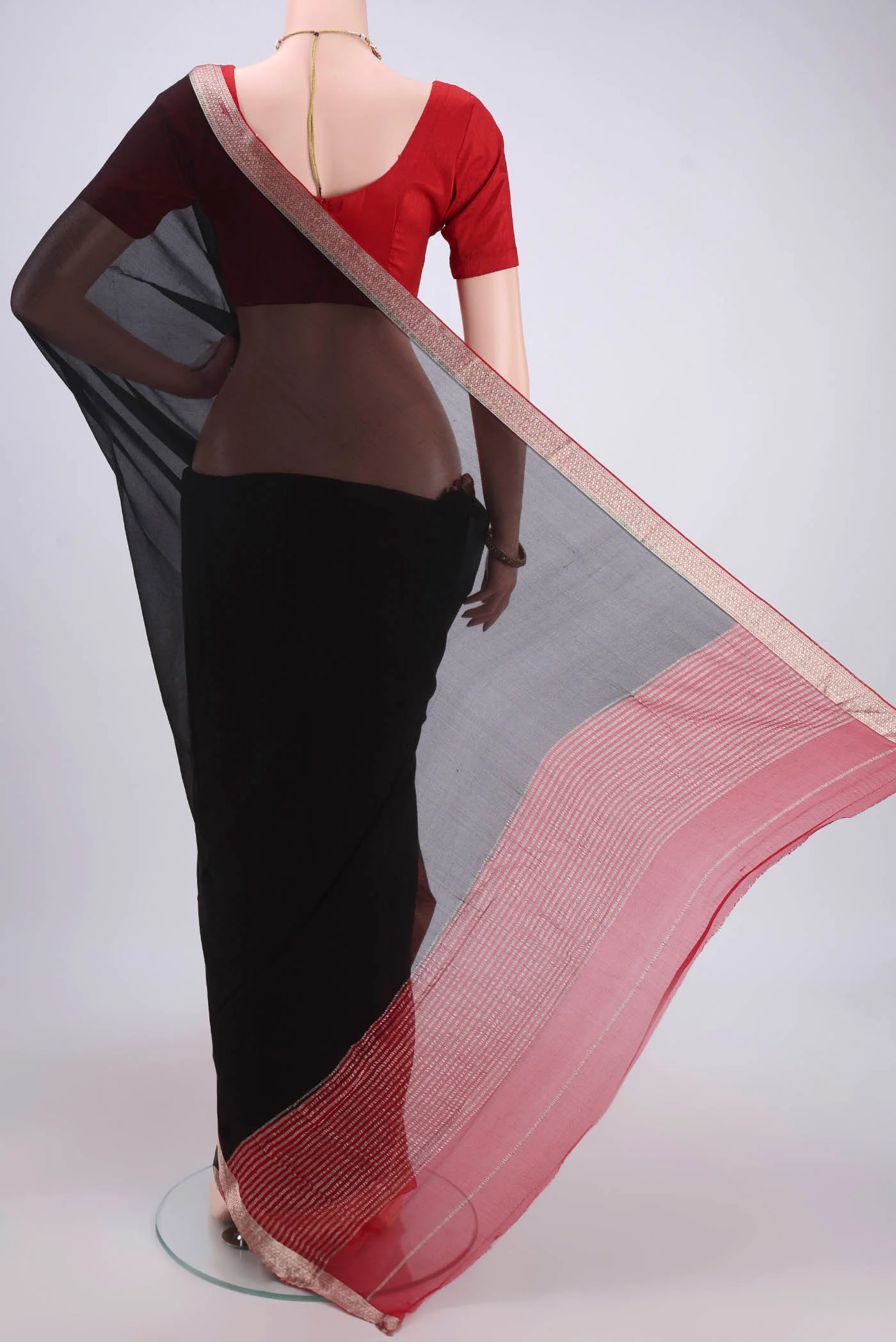 Black Dual Tone Mysore Chiffon Saree - Image 3
