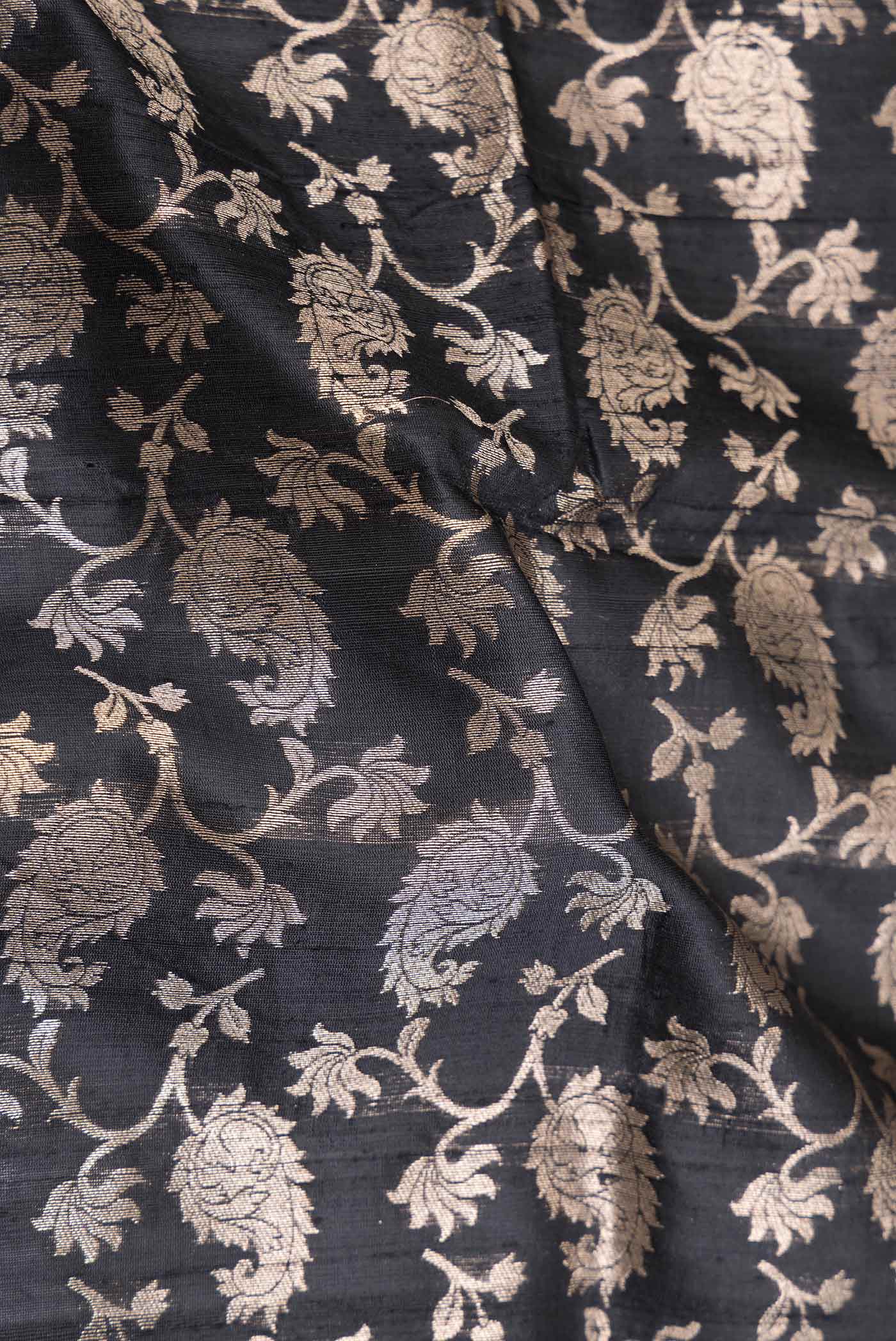 Black Dual Tone Raw Silk Saree - Image 2