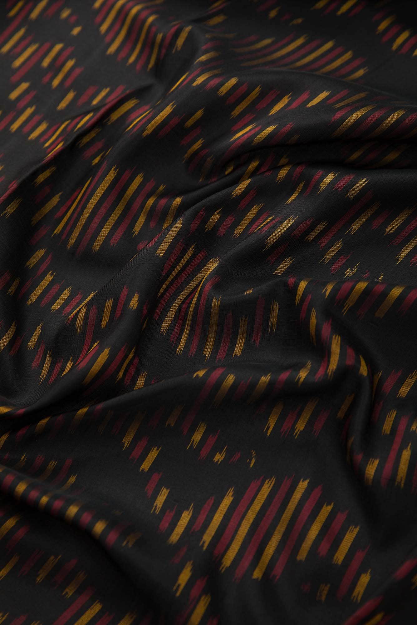 Black Dual Tone Soft Silk Saree - Image 3