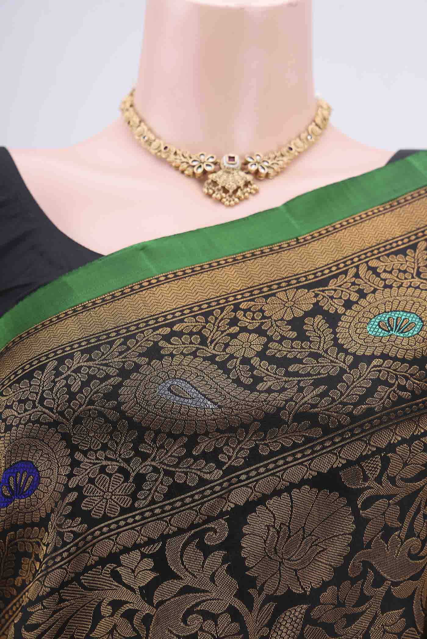 Black Gadwal Silk Saree - Image 2