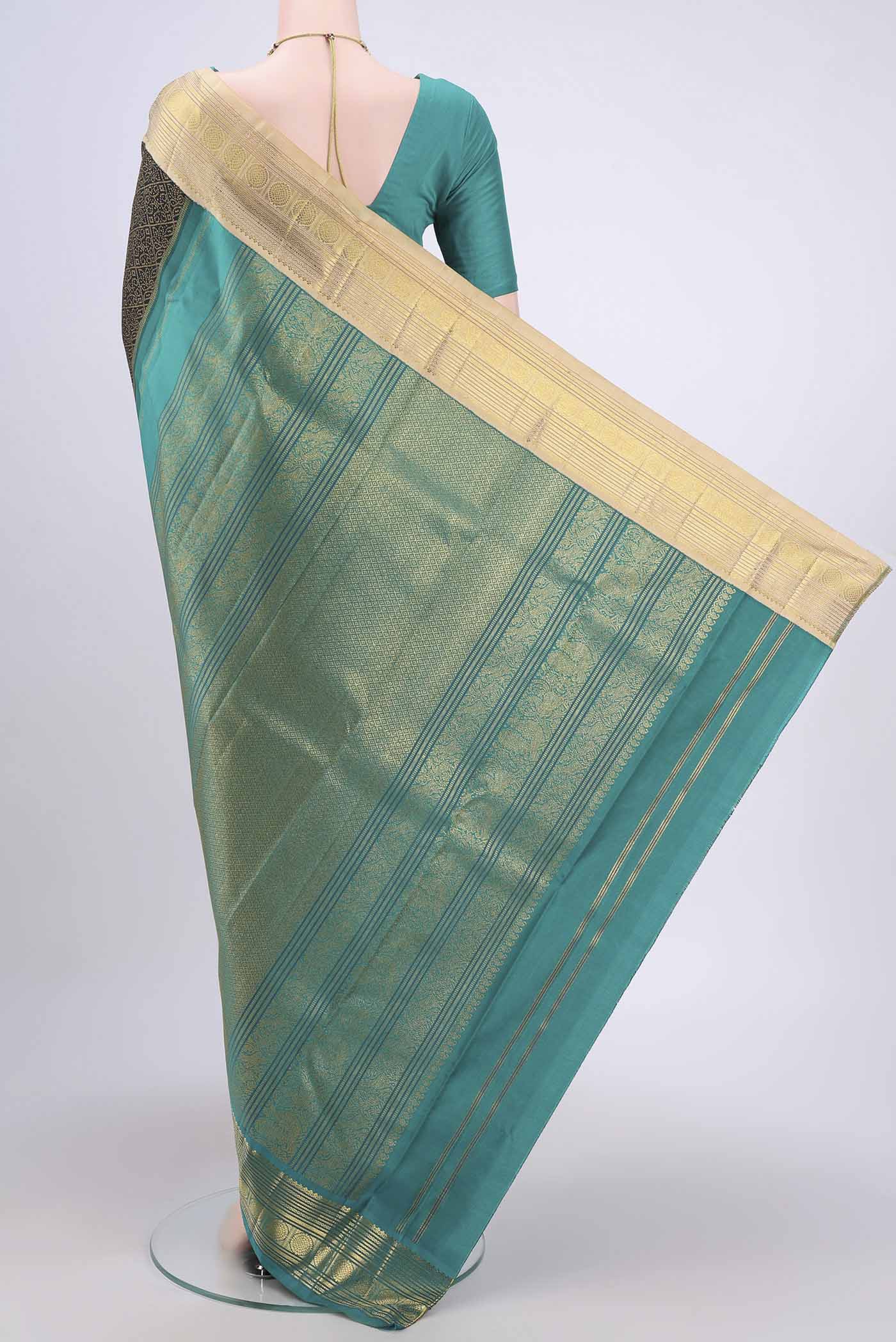 Pure Silk Pure Zari Black Kanjivaram Saree - Image 3