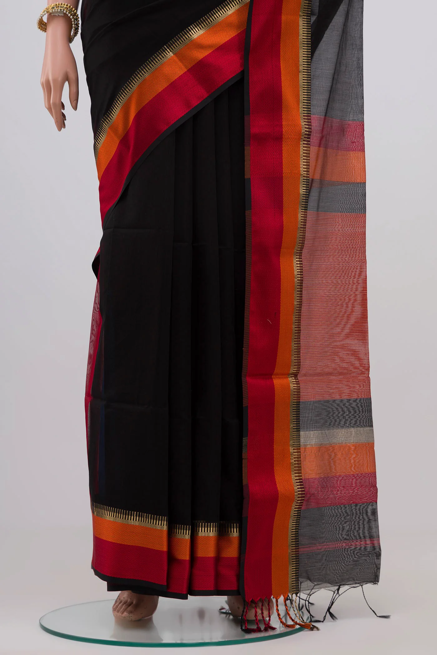 Black Maheshwari Silk Cotton Saree - Image 3