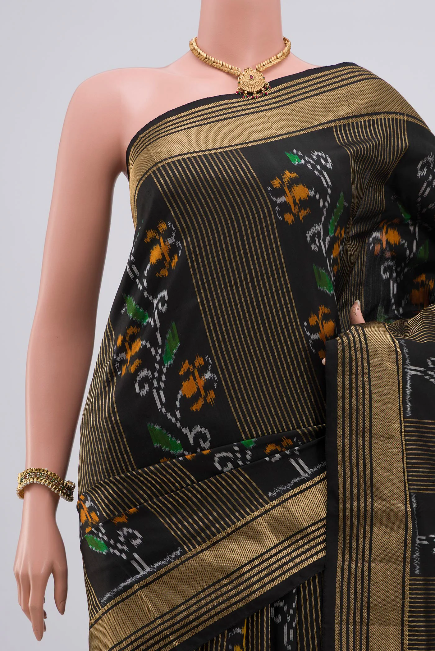 Black Pochampally Silk Saree - Image 2