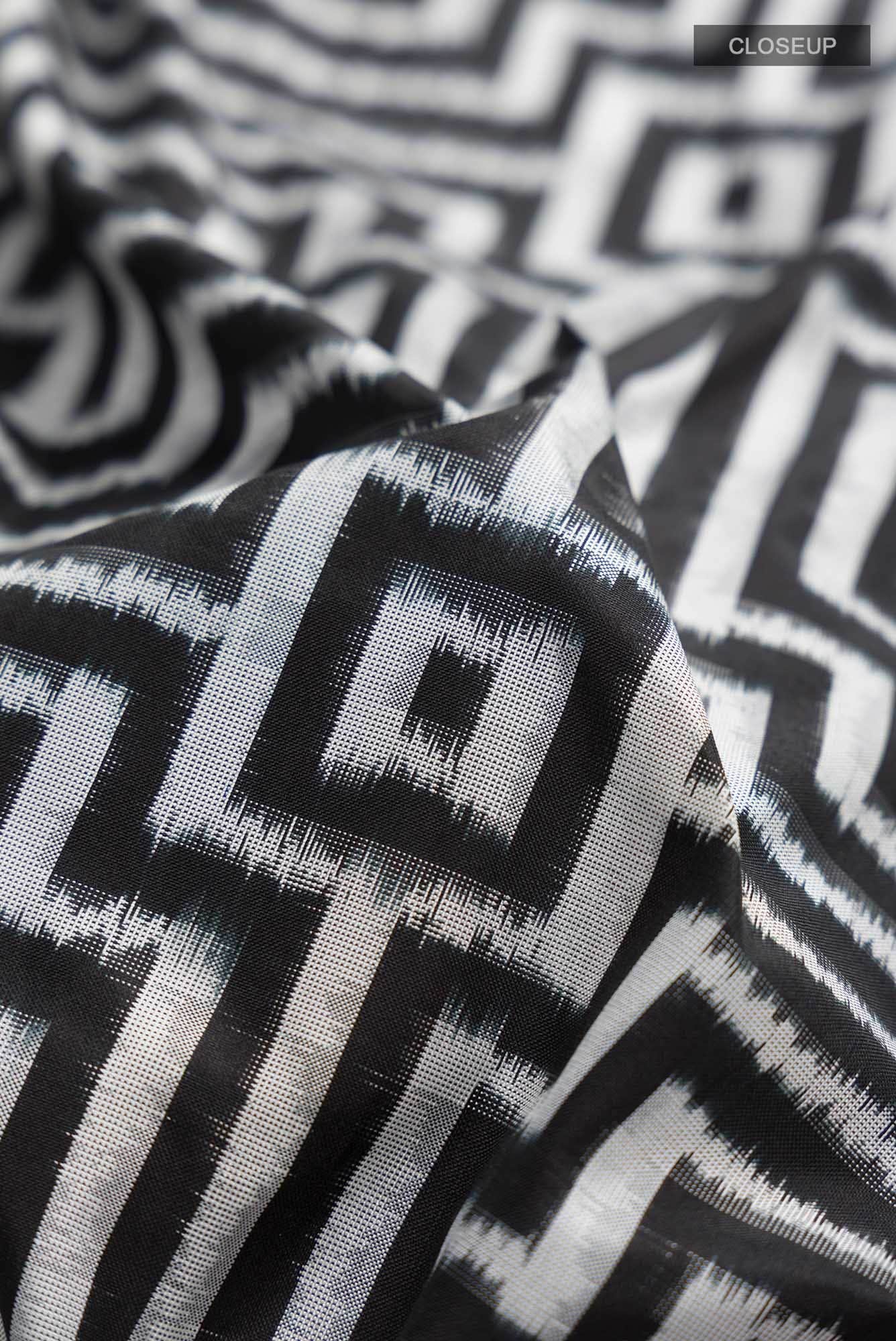 Black Pochampally Silk Saree - Image 3