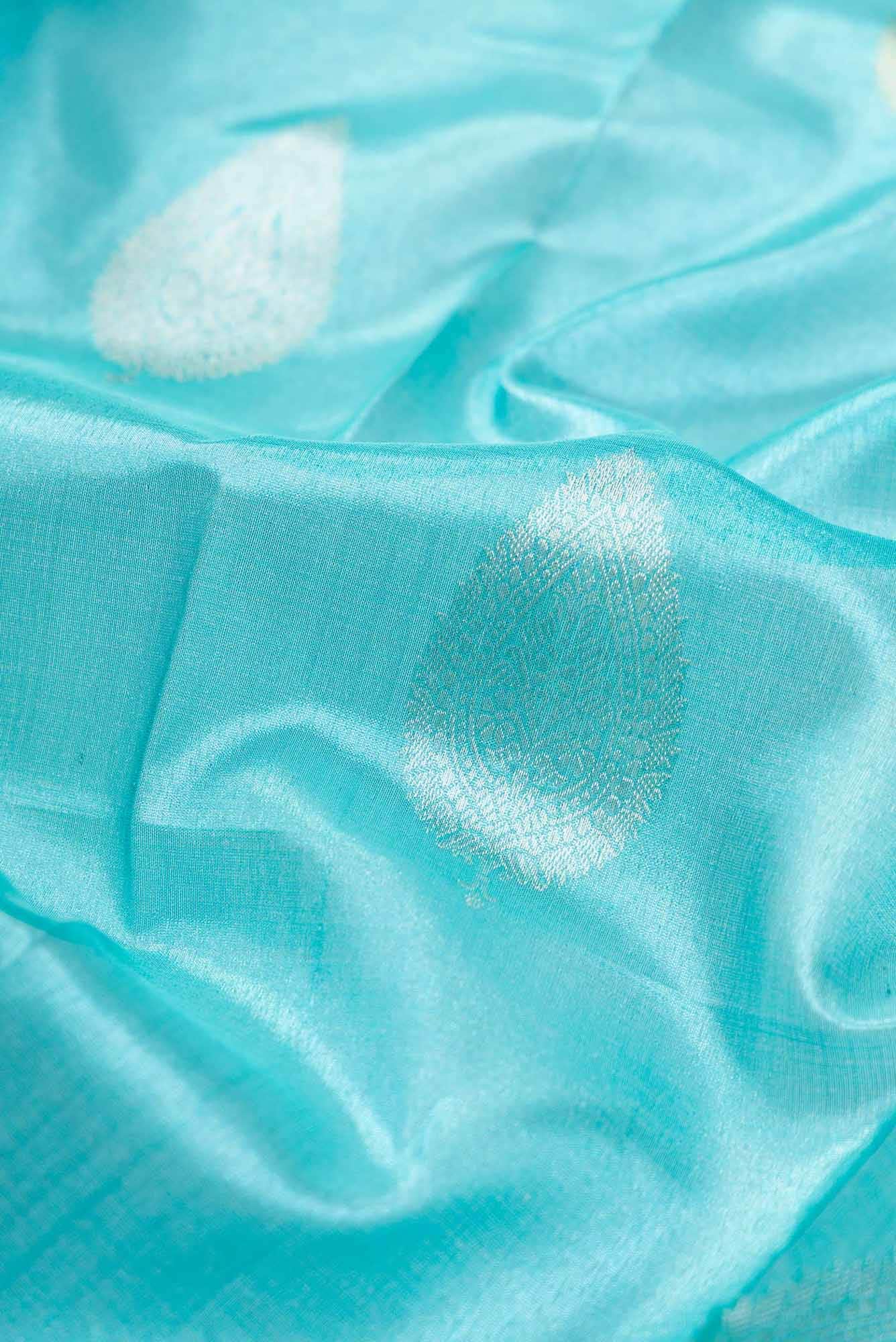 Pure Silk Pure Zari Blue Dual Tone Kanjivaram Tissue Saree - Image 3