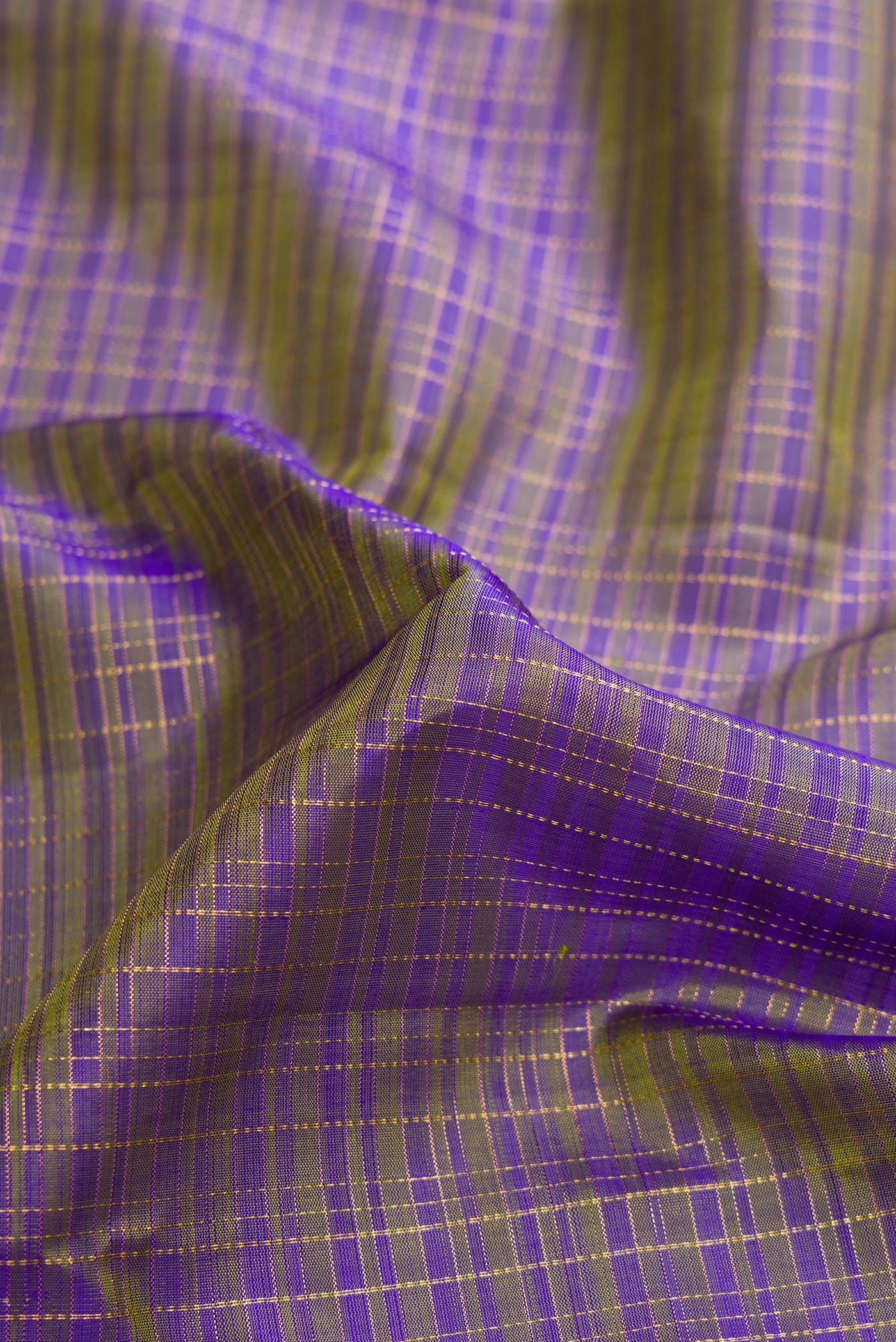 Violet with Green Color Kanjivaram Silk Saree - Image 2