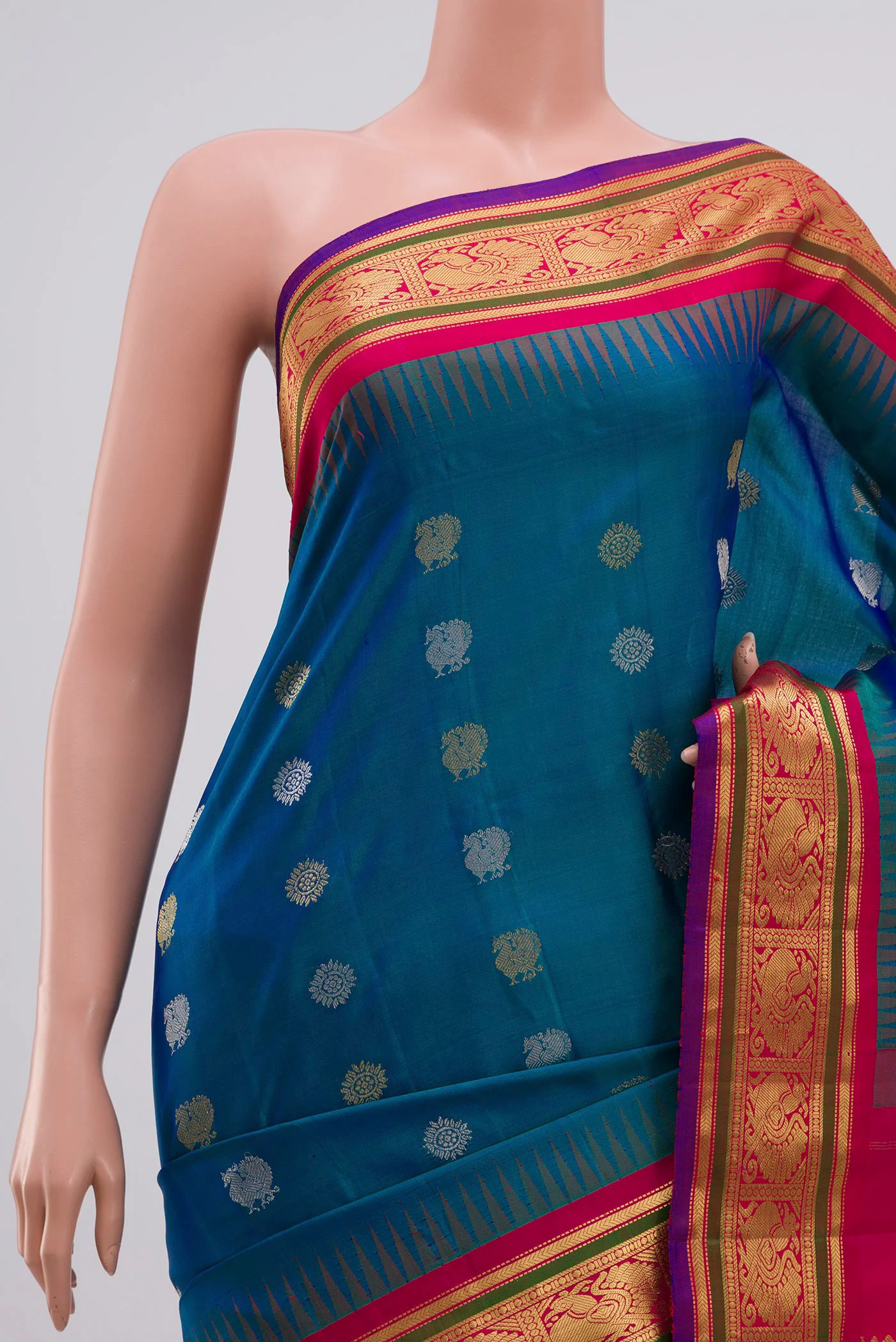 Blue Gadwal Silk Saree - Image 2