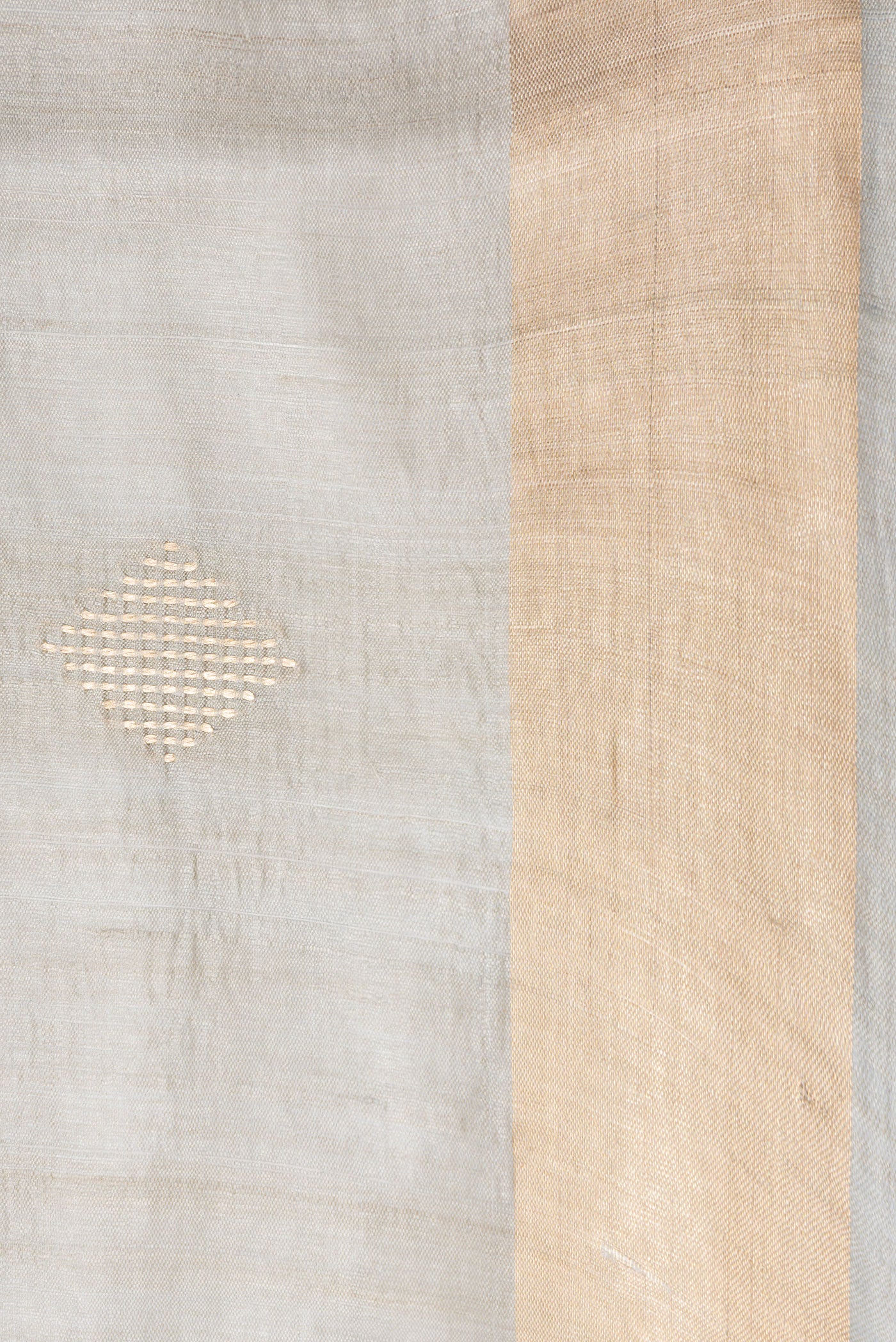 Grey Tussar Silk Saree - Image 3