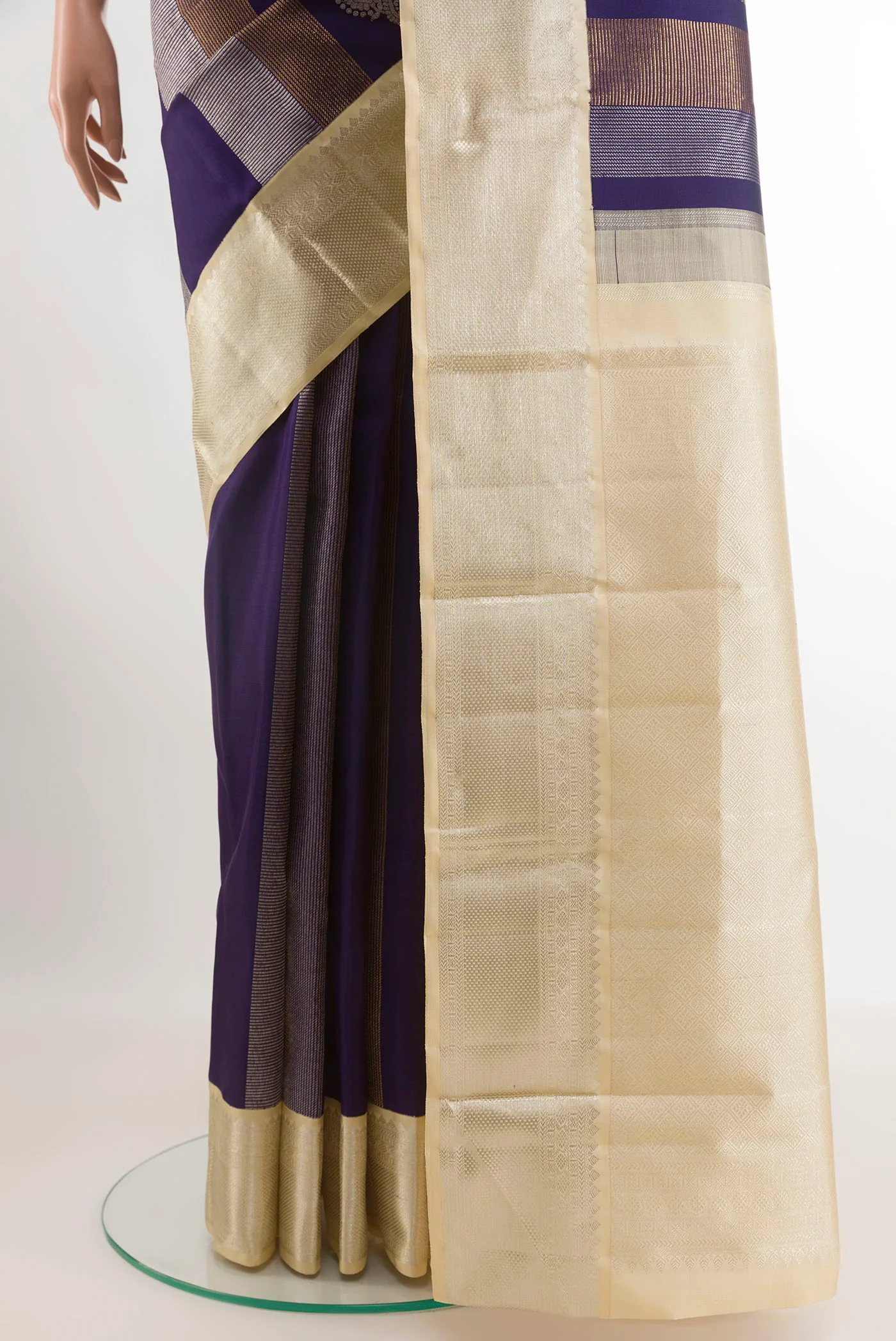 Navy Blue Kanchipuram Silk Saree - Image 3