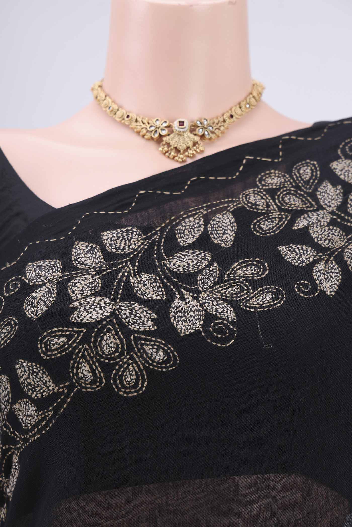 Black Linen Saree - Image 2