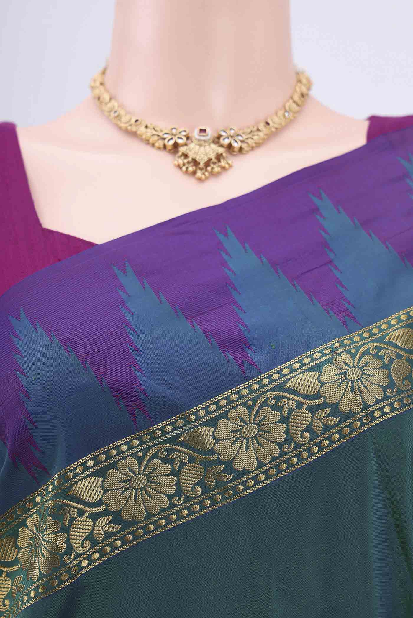 Green Blended Bangalore Silk Saree - Image 2