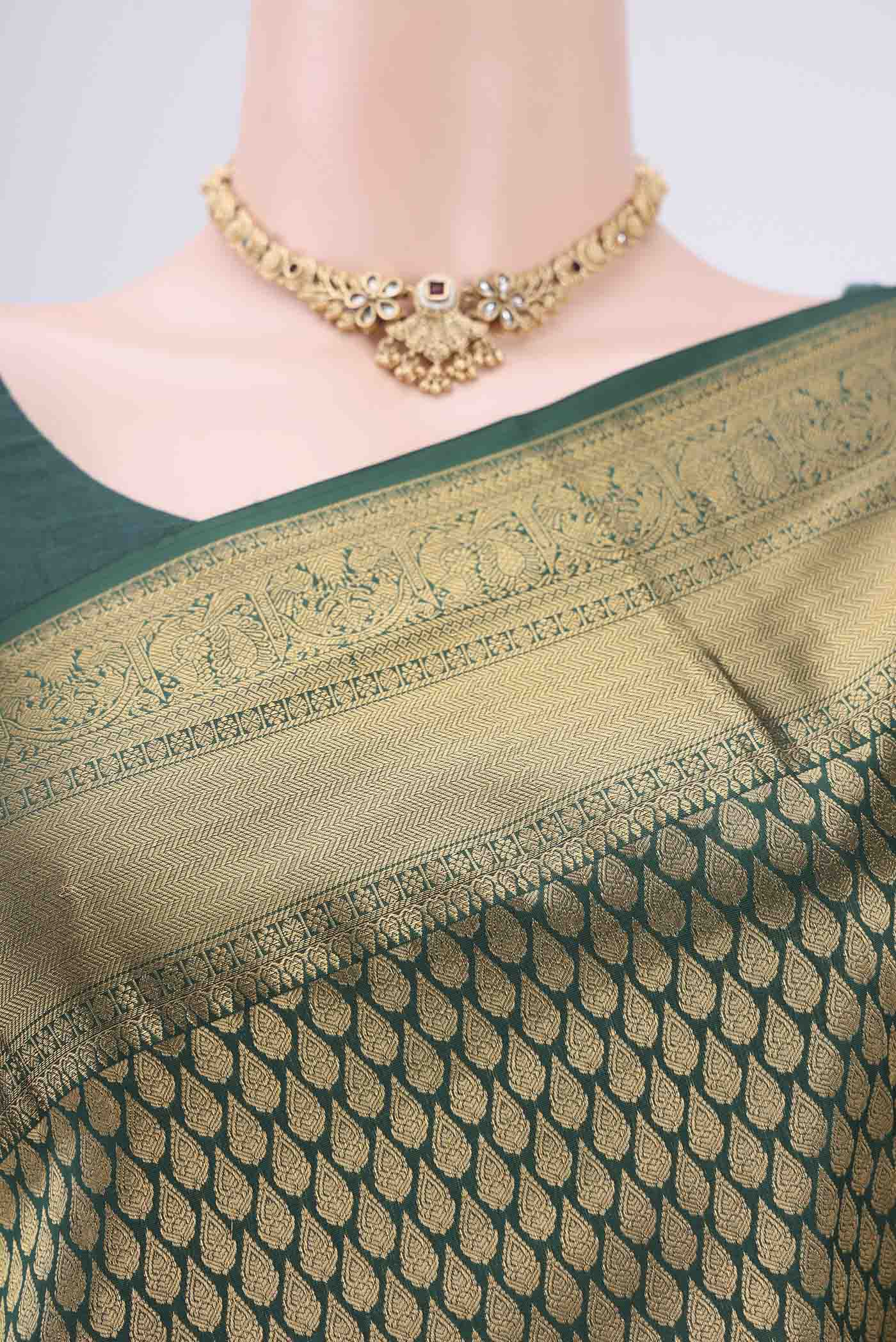 Bottle Green Bangalore Silk Saree - Image 2