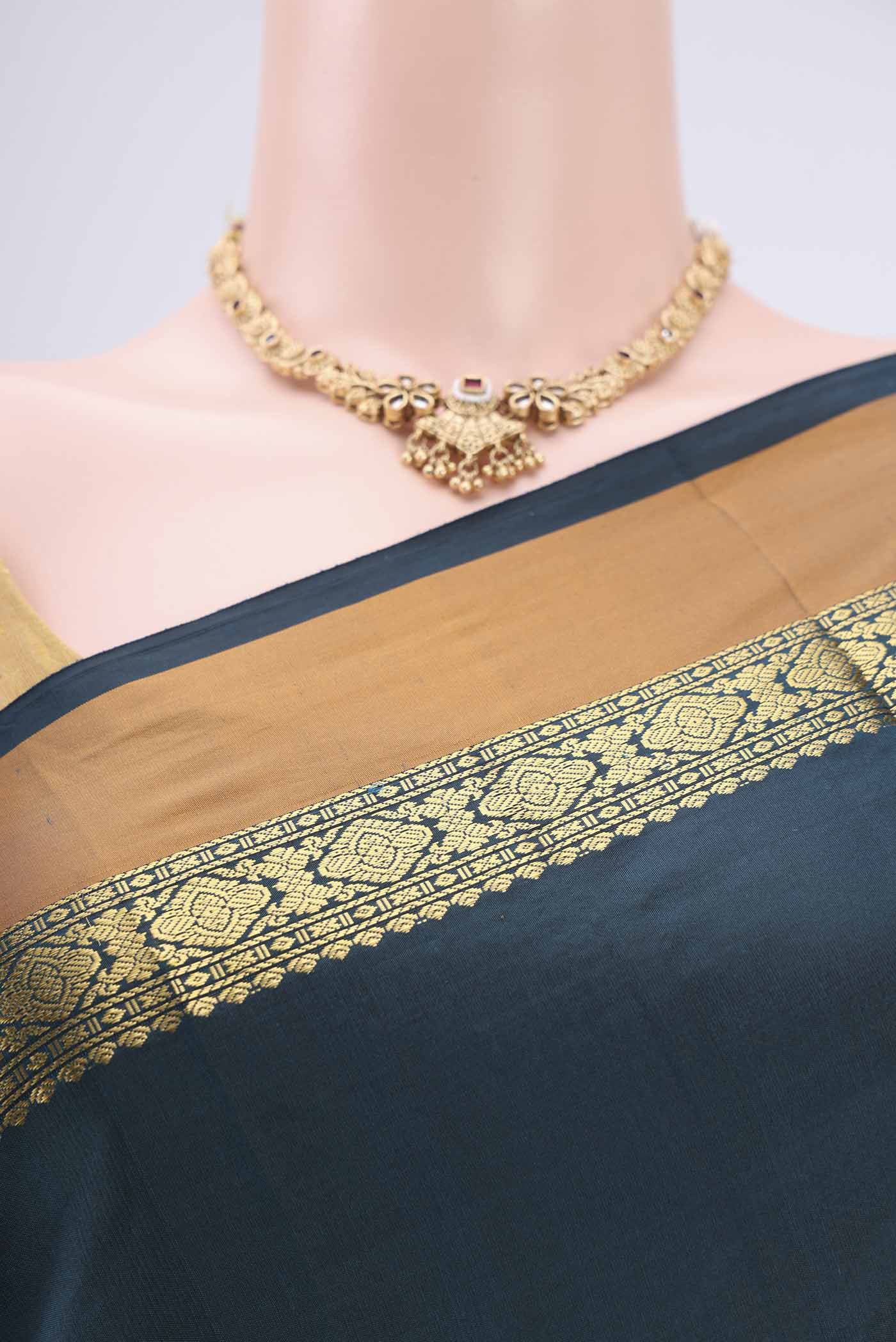 Bottle Green Blended Bangalore Silk Saree - Image 2