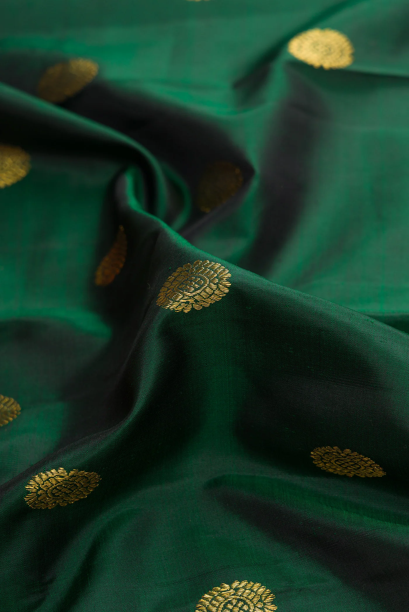 Bottle Green Kanchipuram Silk Saree - Image 2