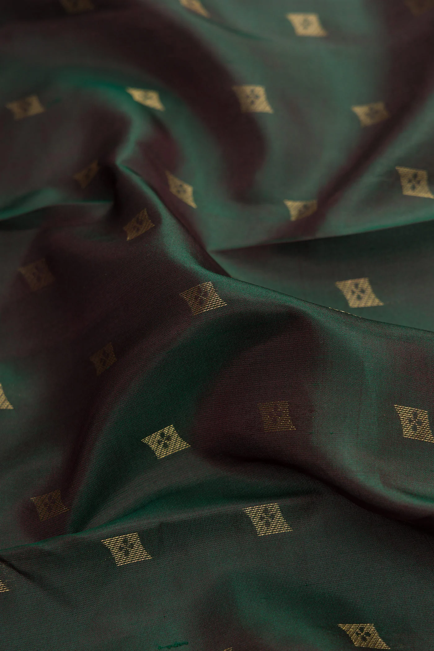 Bottle Green Kanchipuram Silk Saree - Image 2