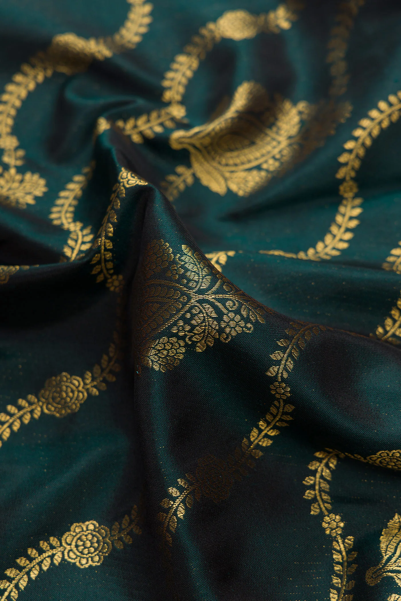 Bottle Green Kanjivaram Silk Saree - Image 2