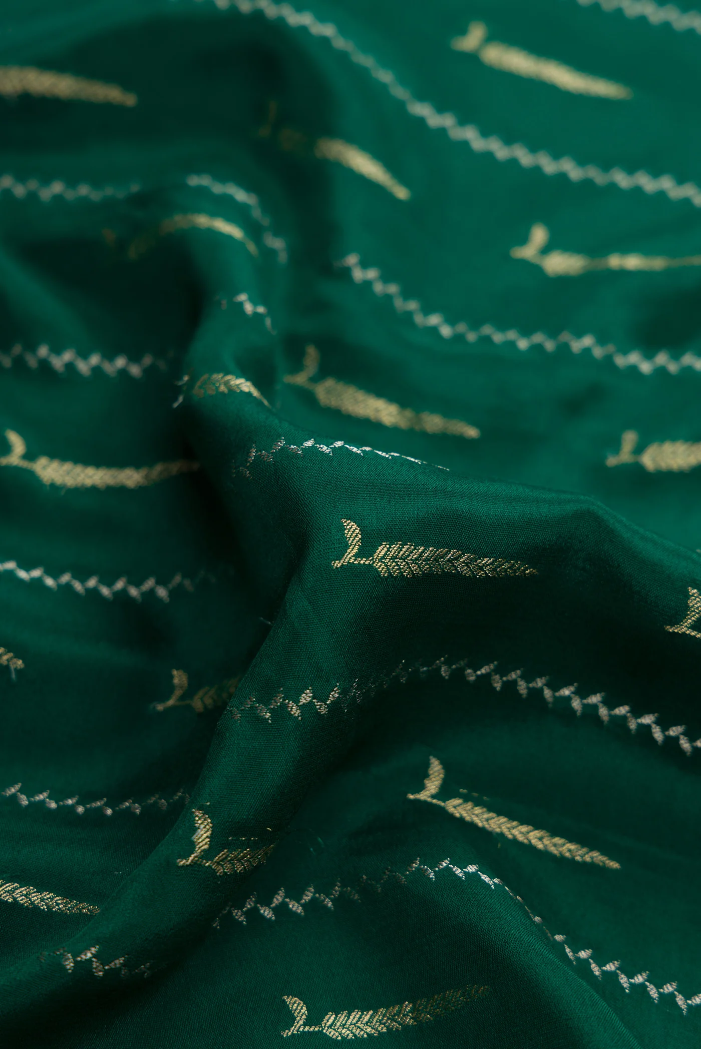 Bottle Green Mysore Crepe Saree - Image 2