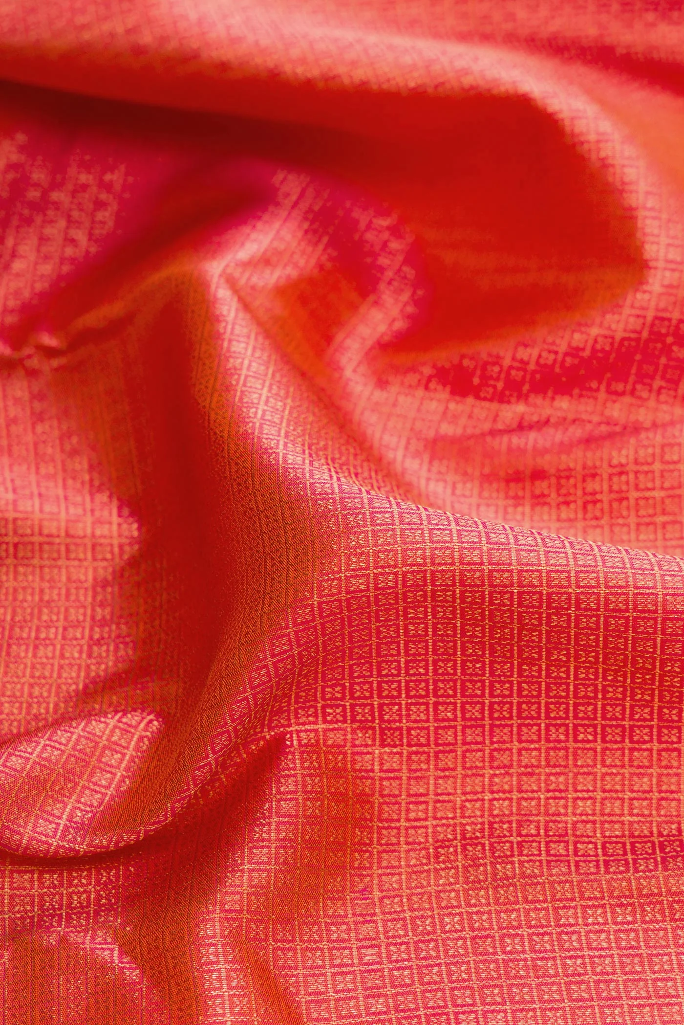 Pink with Orange Color Kanjivaram Silk Saree - Image 2