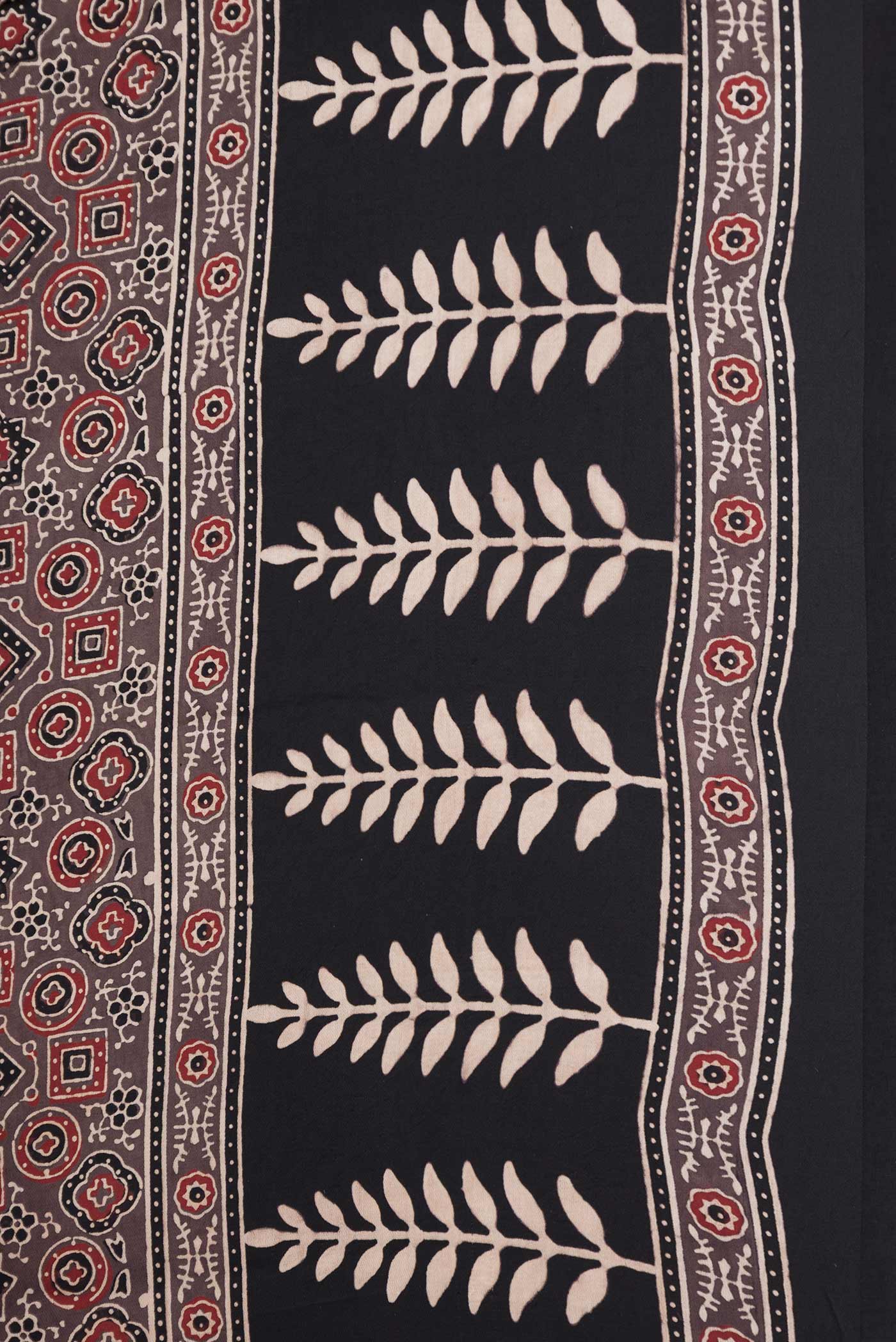Brown Dual Tone Satin Crepe Saree - Image 3