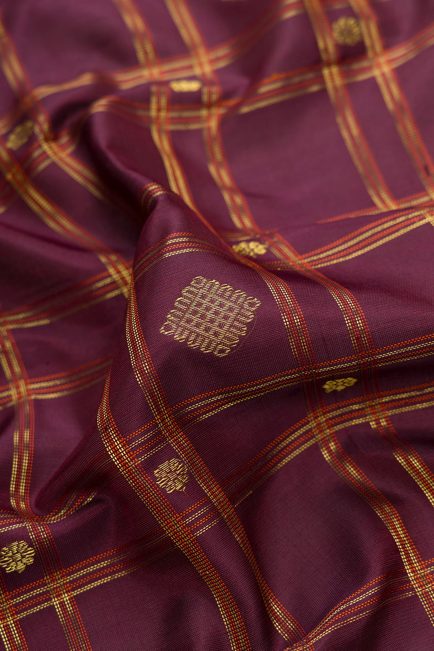 Burgundy Gadwal Silk Saree - Image 2