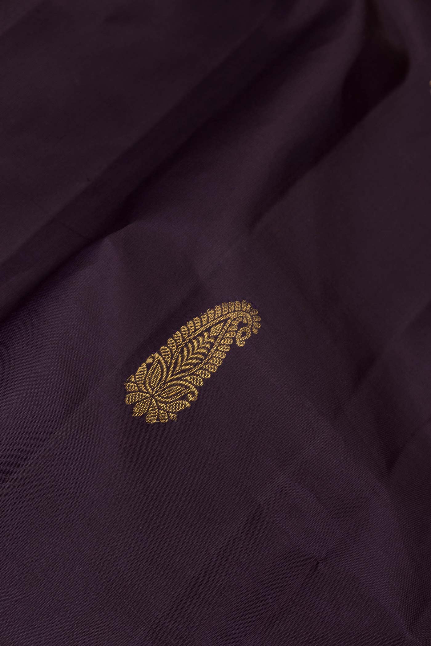 Burgundy Dual Tone Kanjivaram Silk Saree - Image 2
