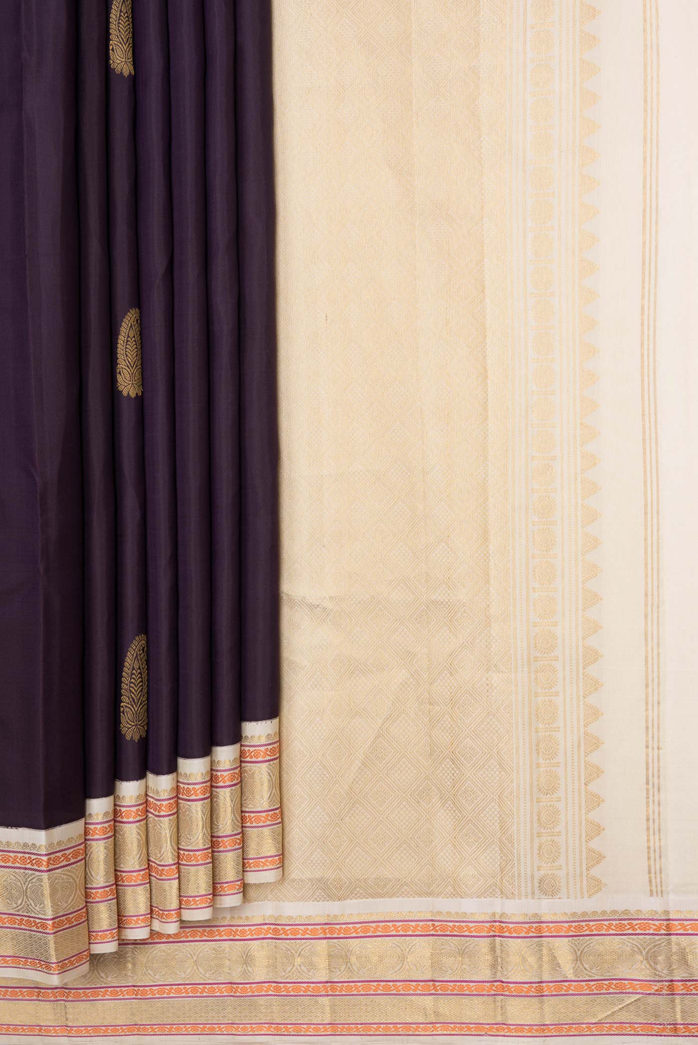 Burgundy Dual Tone Kanjivaram Silk Saree - Image 4