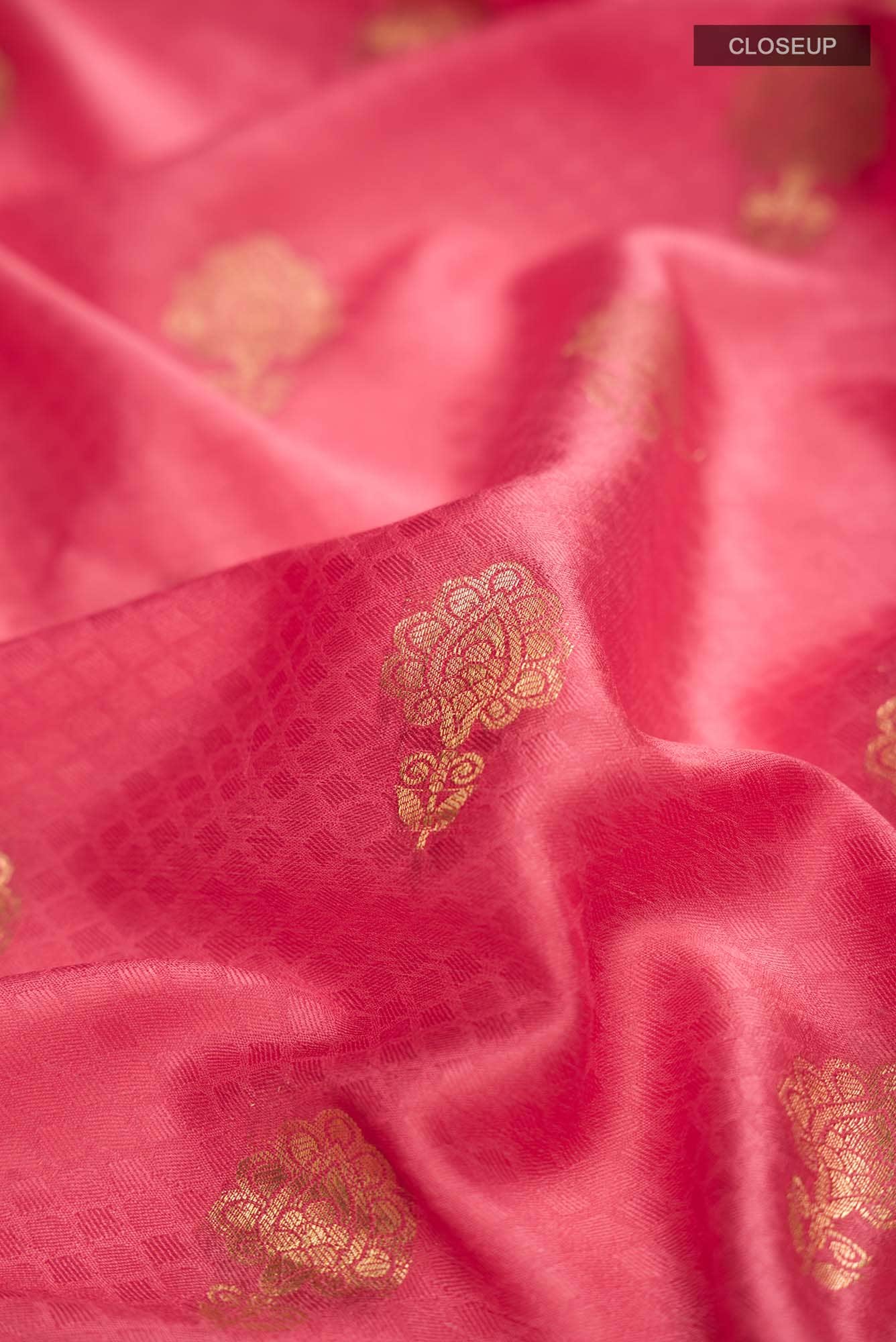 Coral Mysore Crepe Saree - Image 2