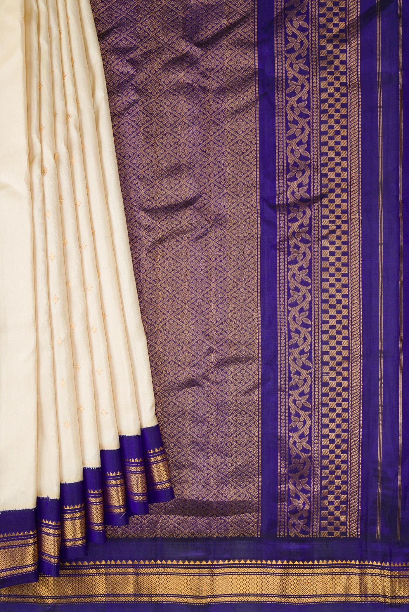 Cream Gadwal Silk Saree - Image 4