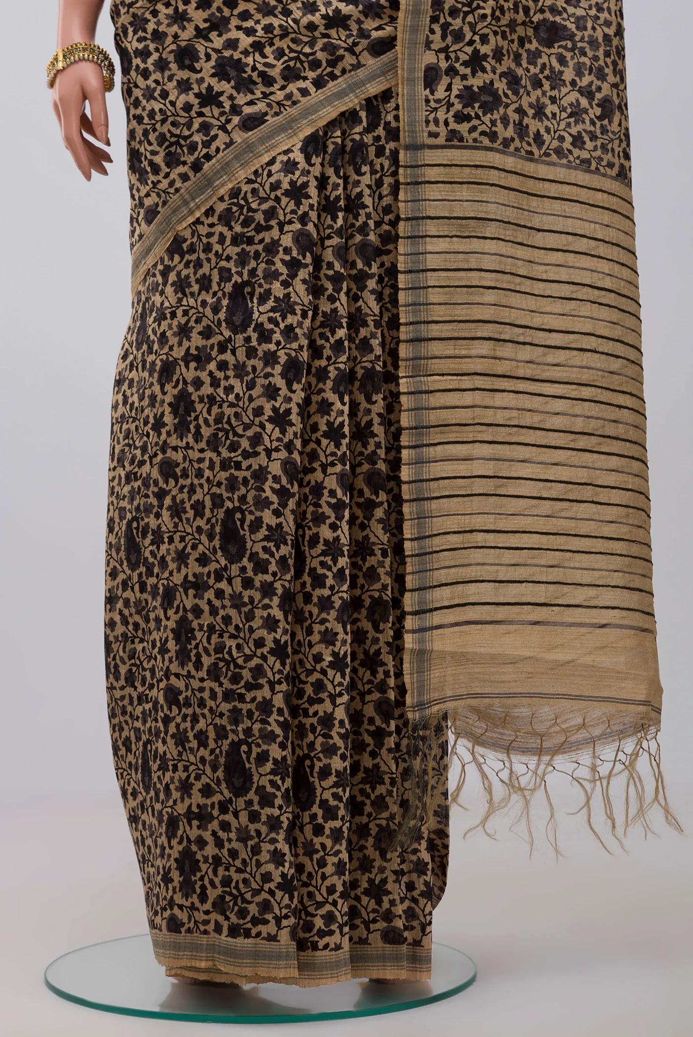 Beige Tussar Silk Saree - Image 3
