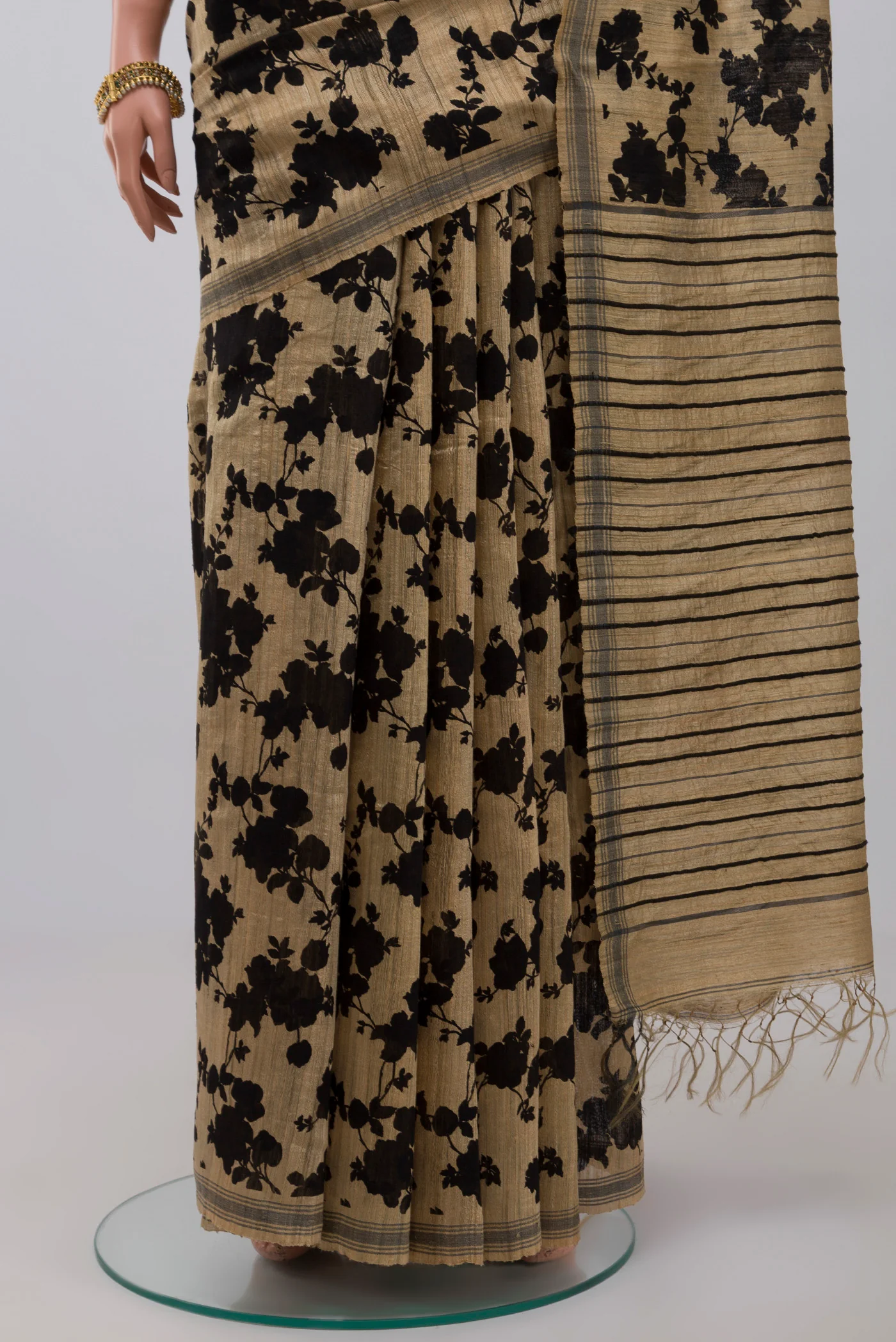 Beige Tussar Silk Saree - Image 3