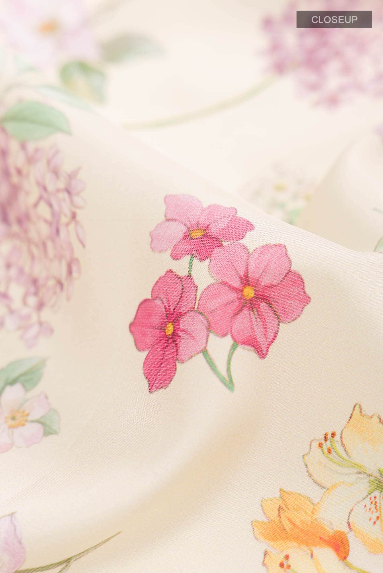 Cream Printed Silk Saree - Image 3