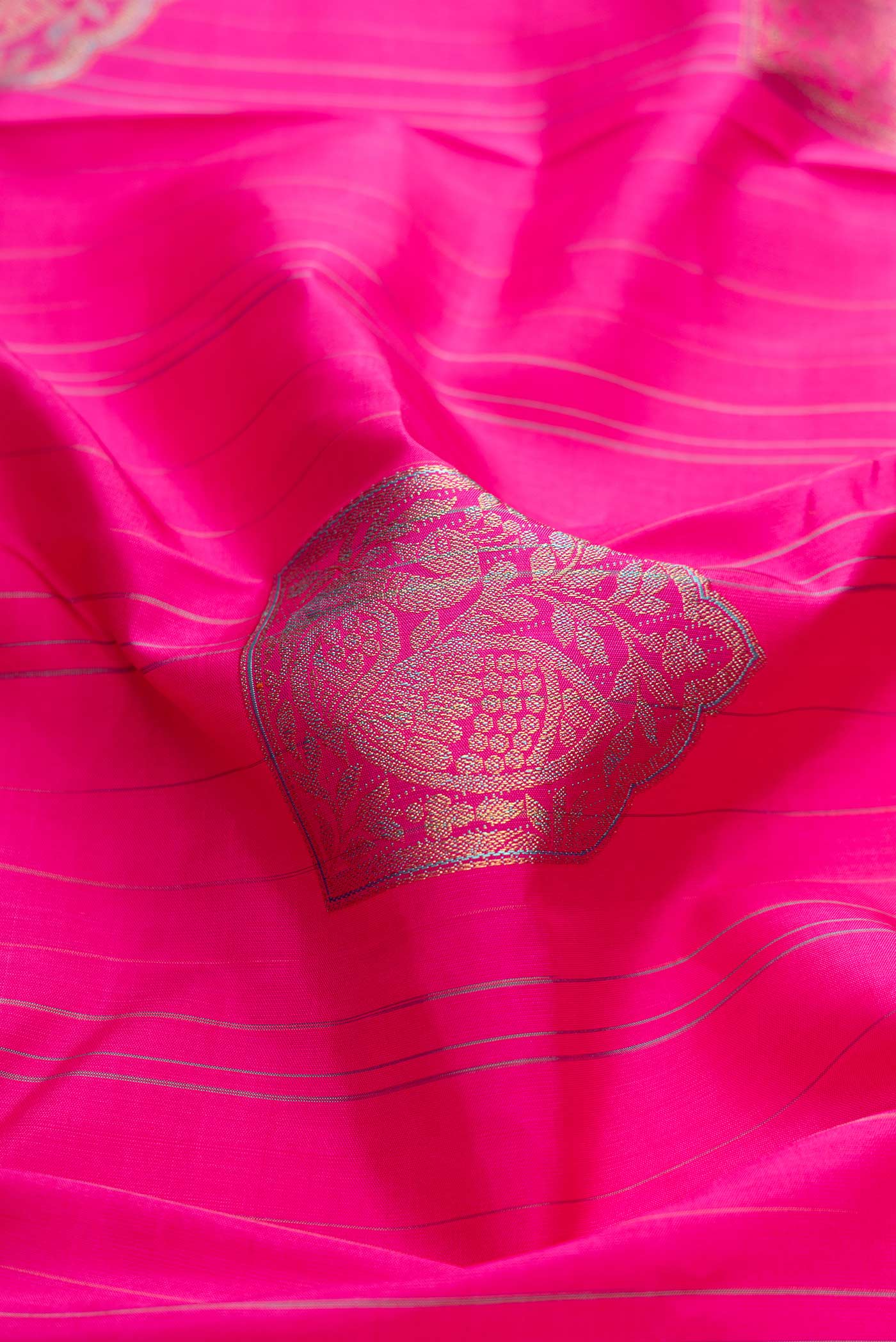 Dark Pink Dual Tone Kanjivaram Silk Saree - Image 2