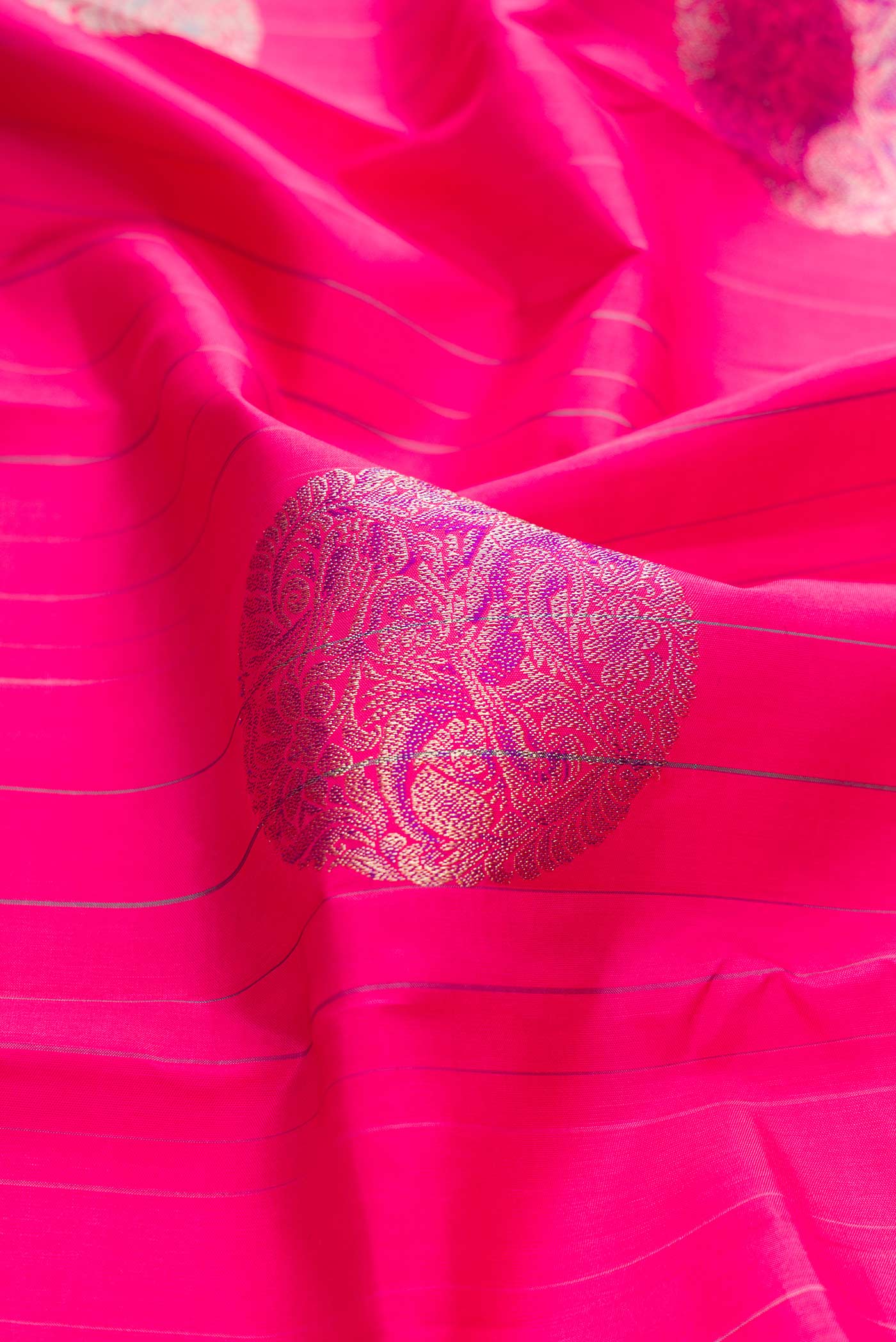 Dark Pink Dual Tone Kanjivaram Silk Saree - Image 2