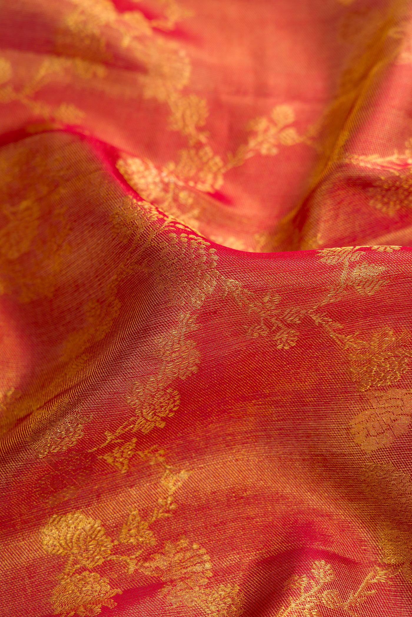Red Dual Tone Kanchipuram Tissue Silk Saree - Image 2
