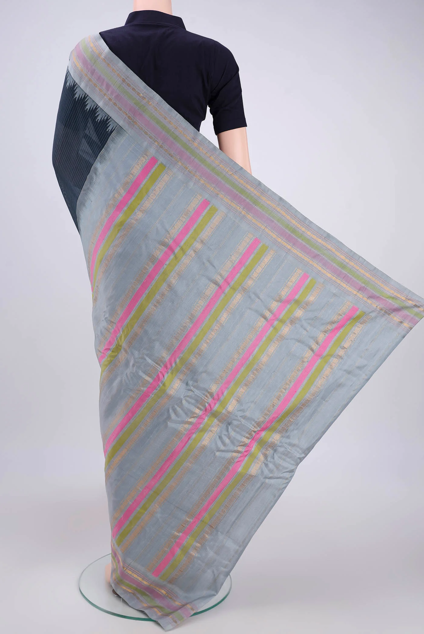 Black Gadwal Silk Cotton Saree - Image 3